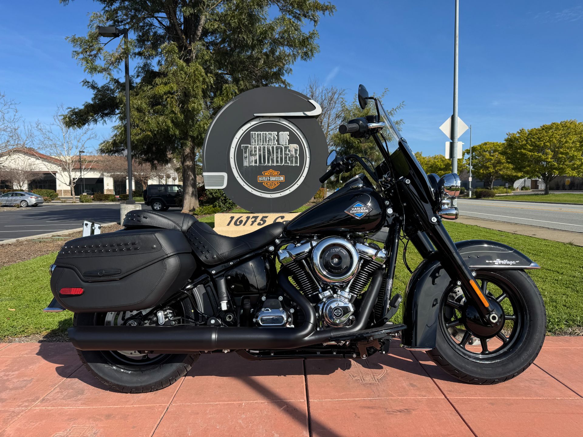 New 2025 Harley-Davidson Heritage Classic Motorcycle - Specs