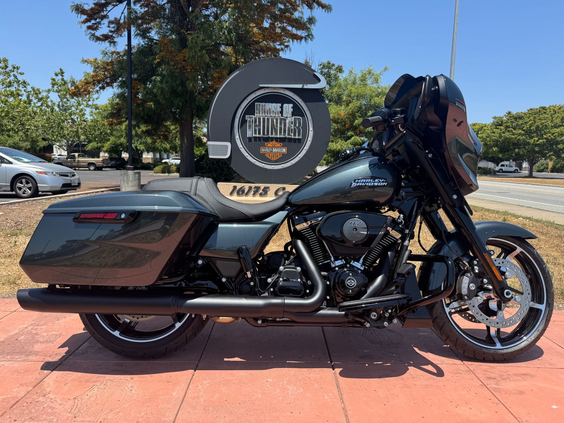 Automobiles Royal Enfield Service Center Moosarambagh Royal