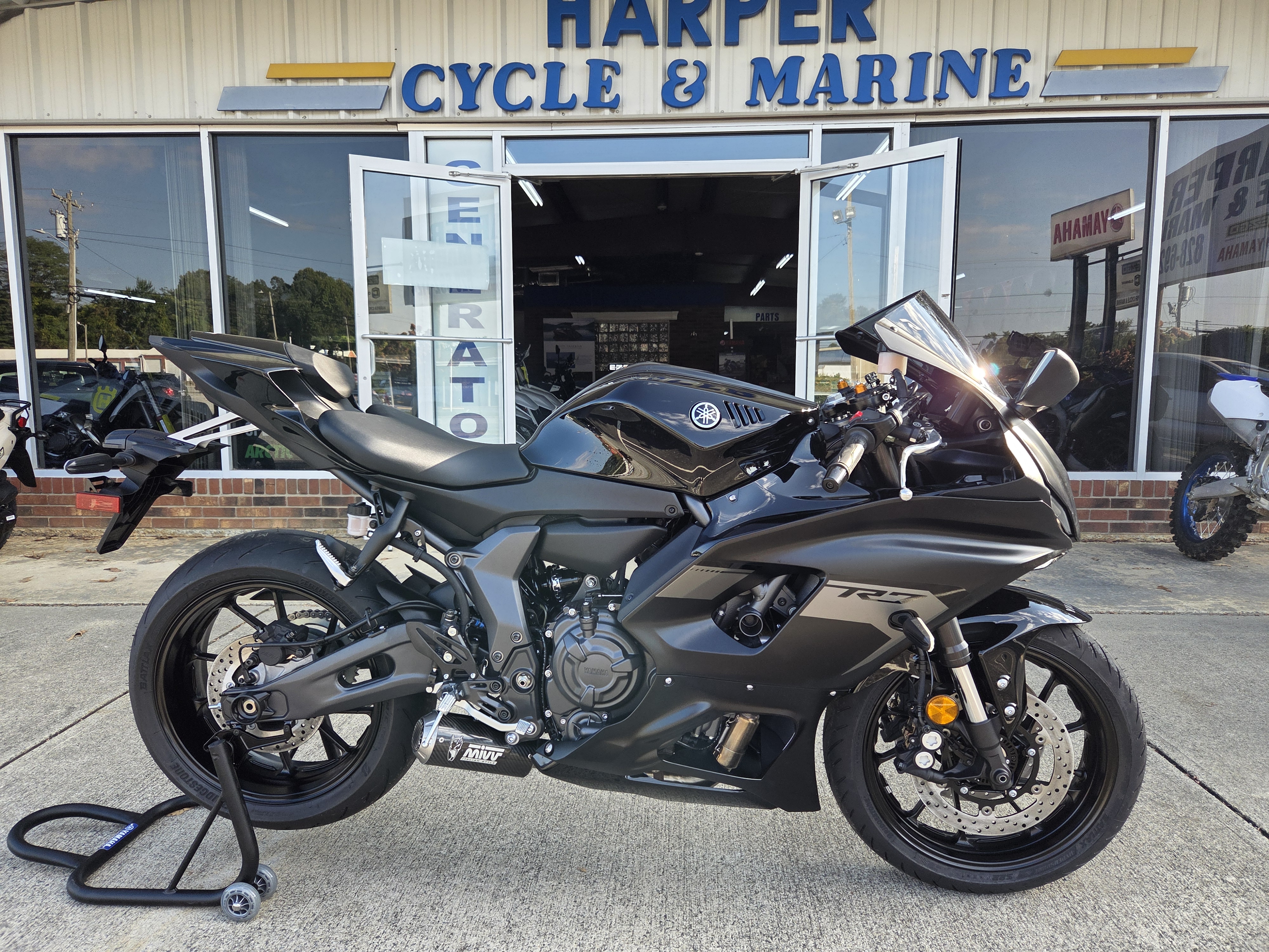 2025 Yamaha YZF-R7