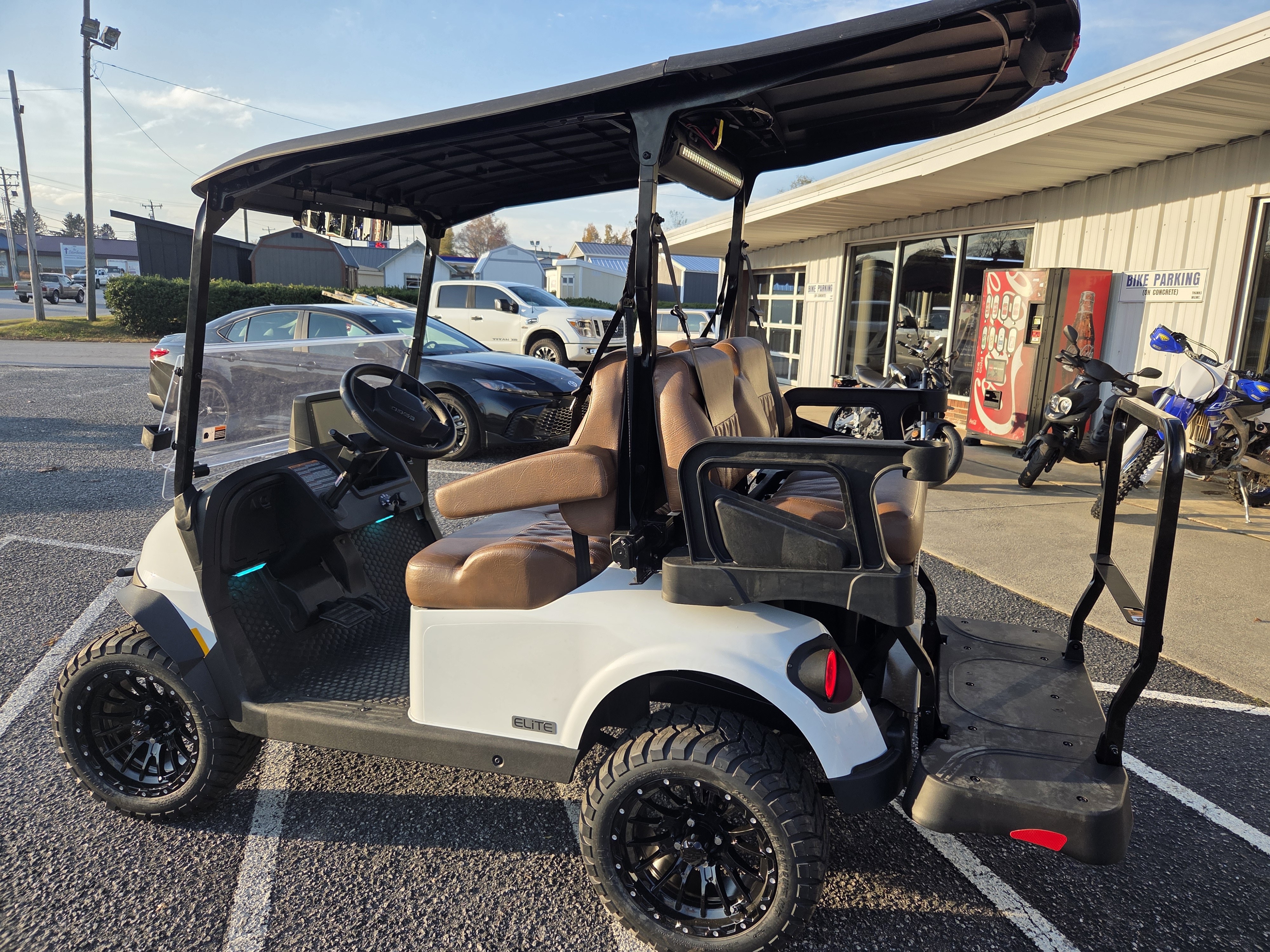 EZドーム New 2026 E-Z-GO RXV 4 Summit XT ELiTE Lithium | Golf Carts in