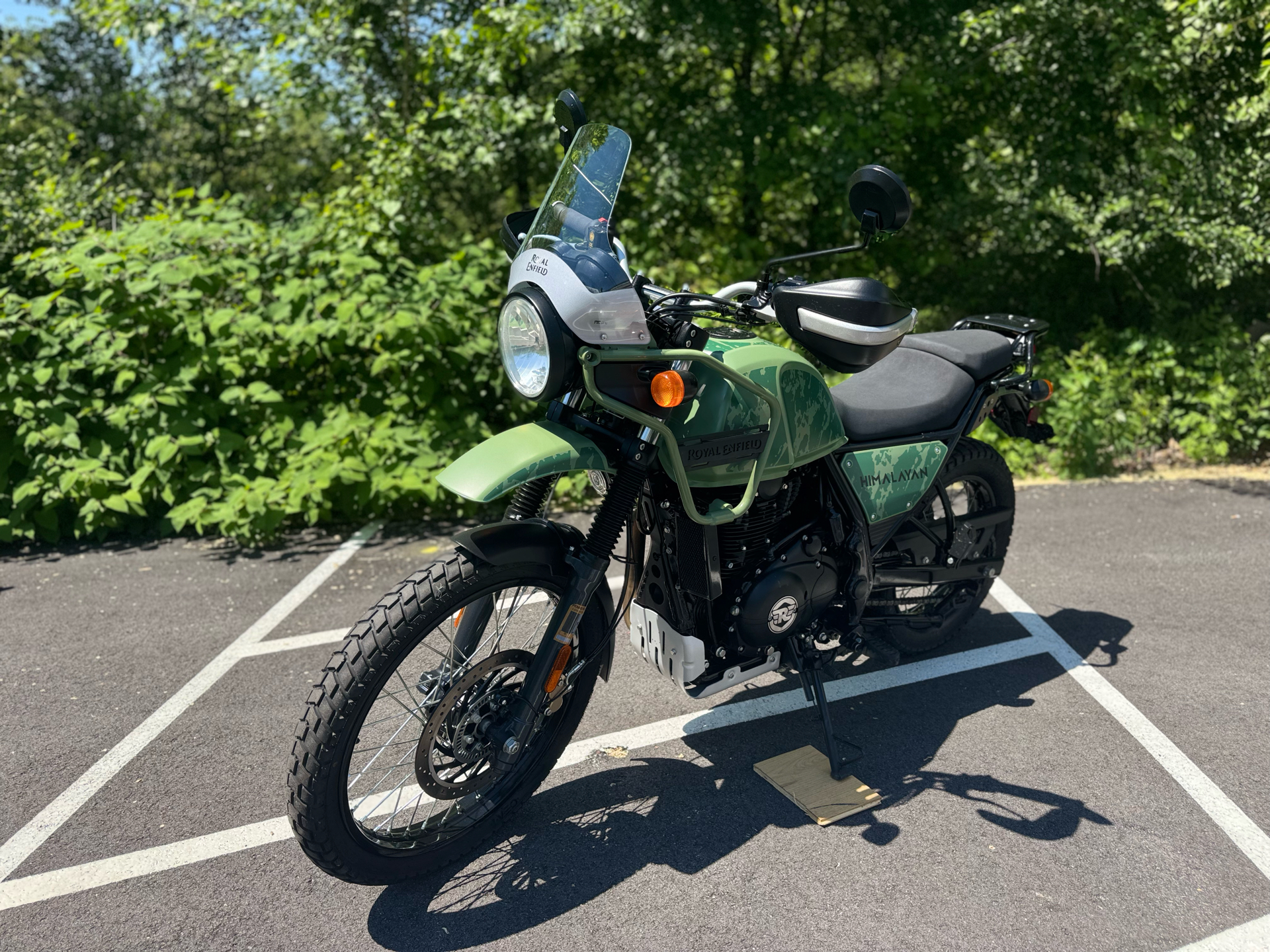 Himalayan Pine Green Himalayan Rock Red On Road Price Royal