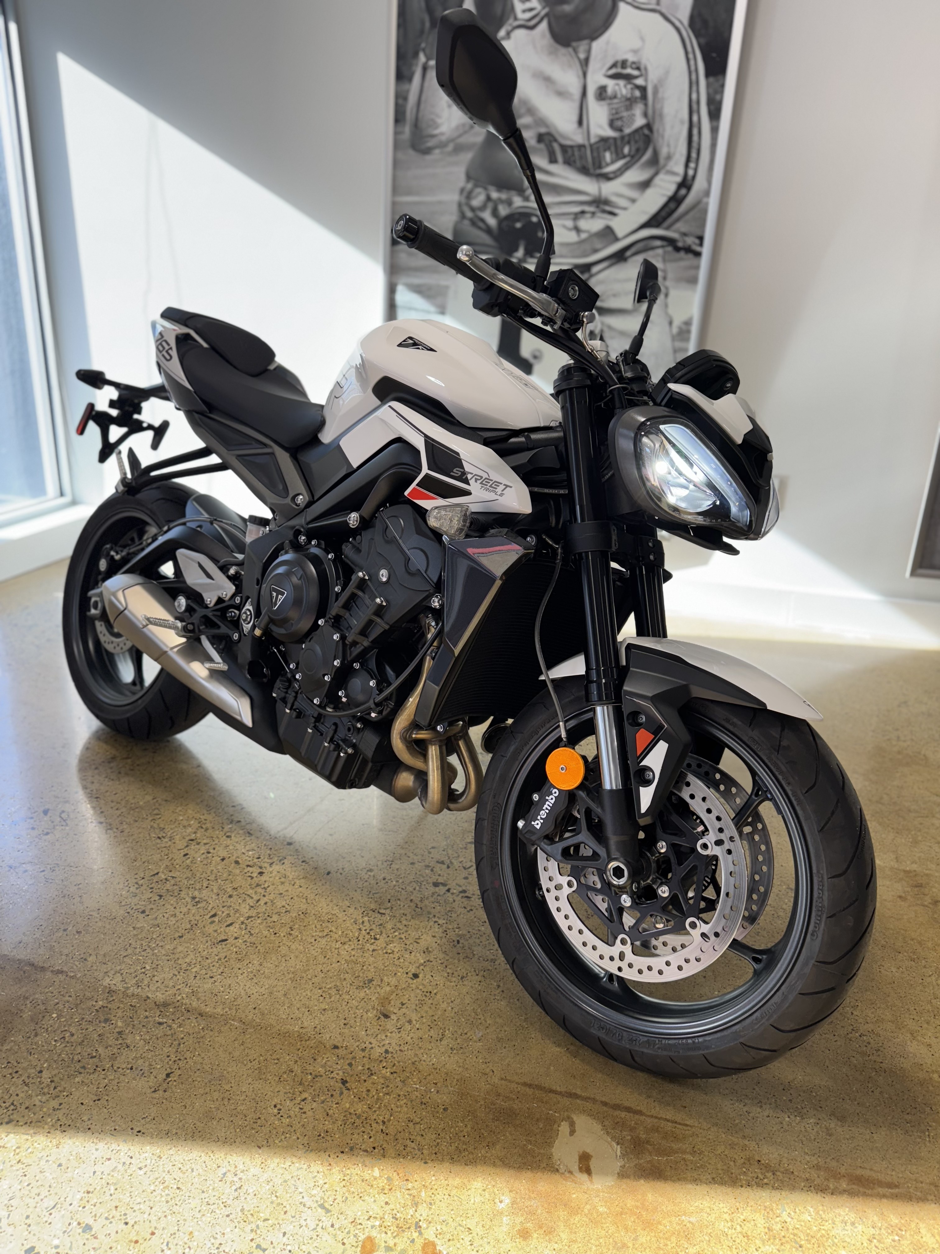 入手困難盤Triumph 国内盤CDセット 2025 Triumph Street Triple 765 R Motorcycles Bala Cynwyd