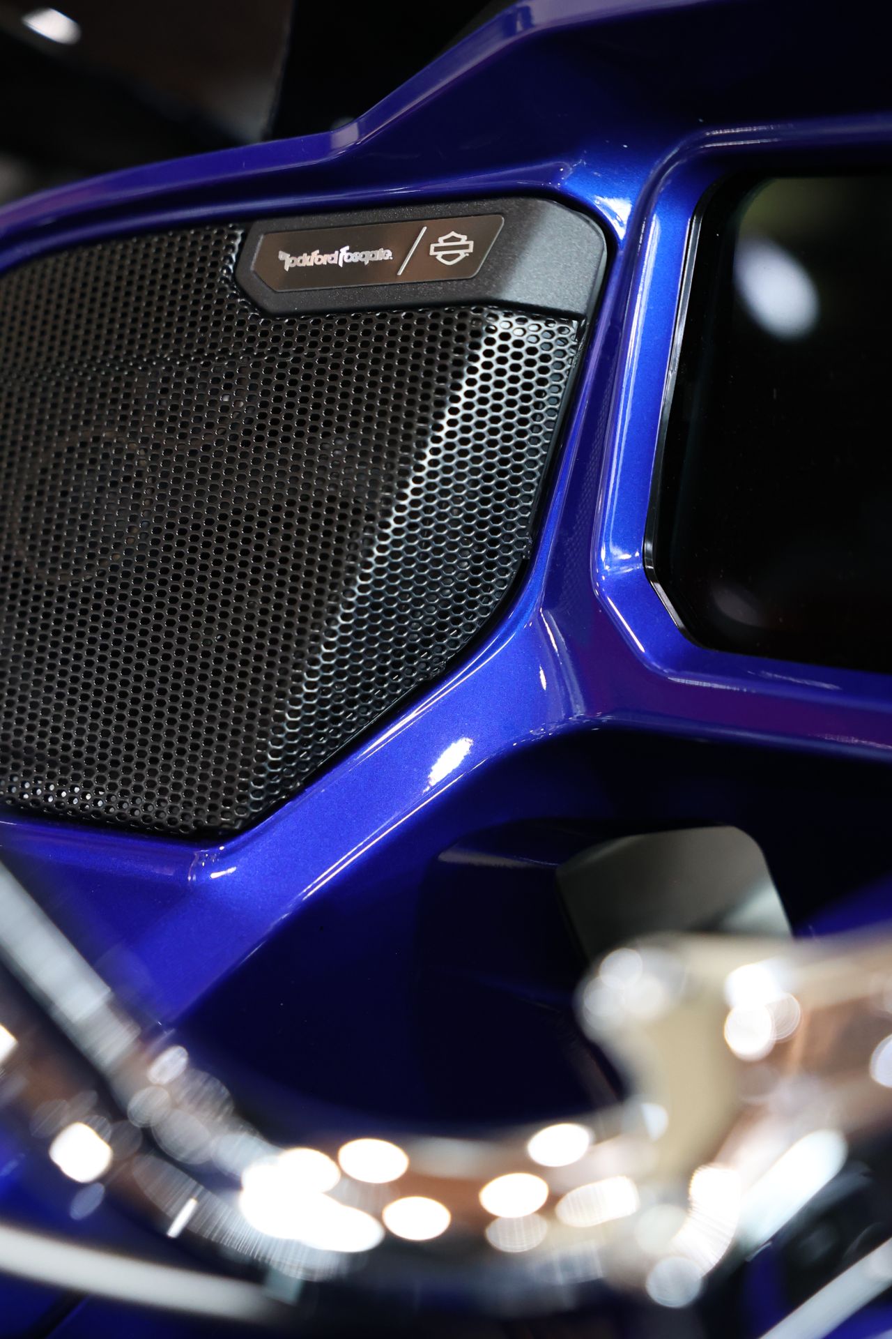 2025 Harley-Davidson CVO Road Glide® 8