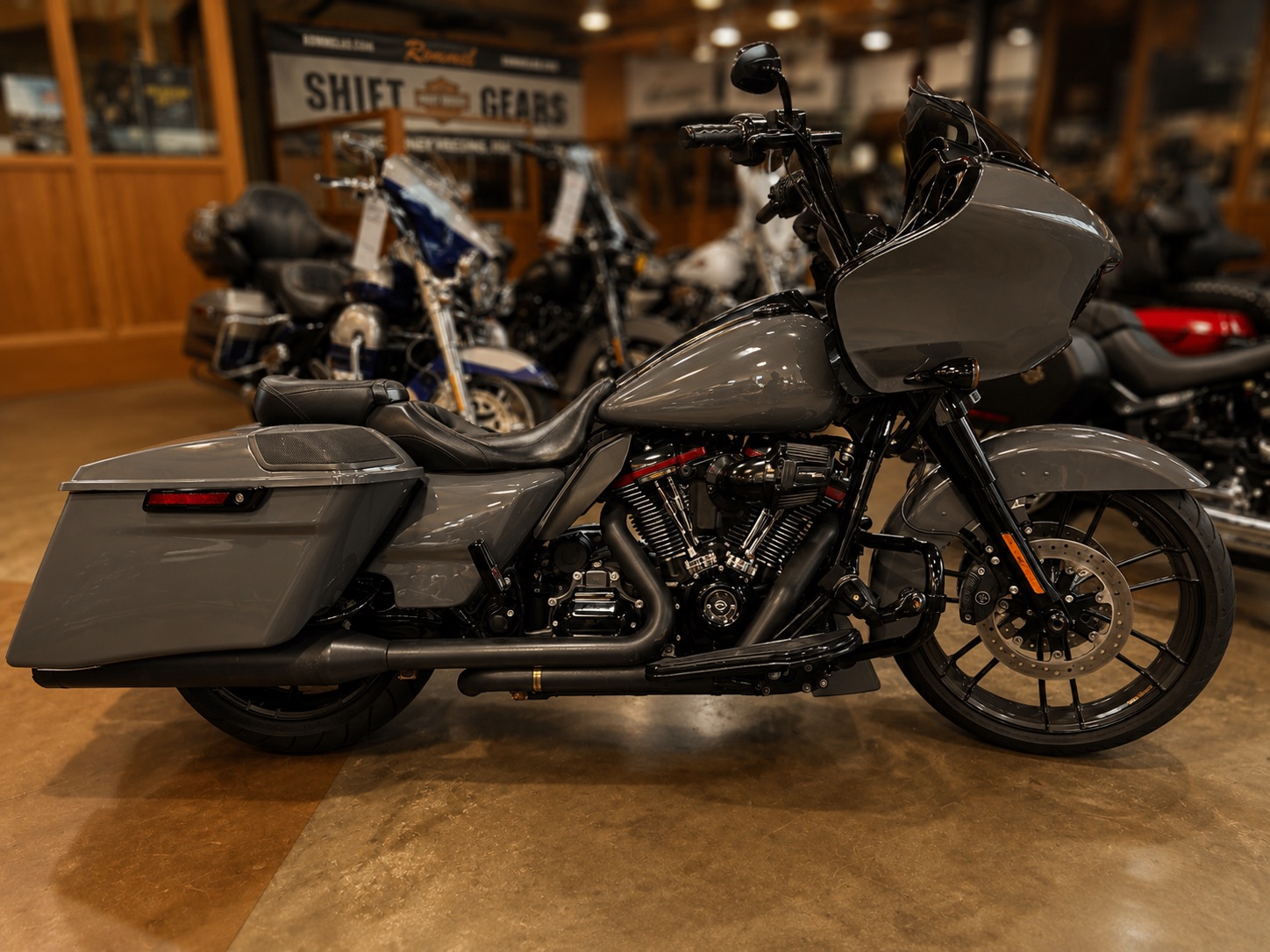 Used 2018 Harley-Davidson CVO™ Road Glide® Motorcycle - Specs