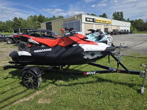テラズザーク　Bレア New 2025 Sea-Doo Spark Trixx for 3 + iBR Watercraft in