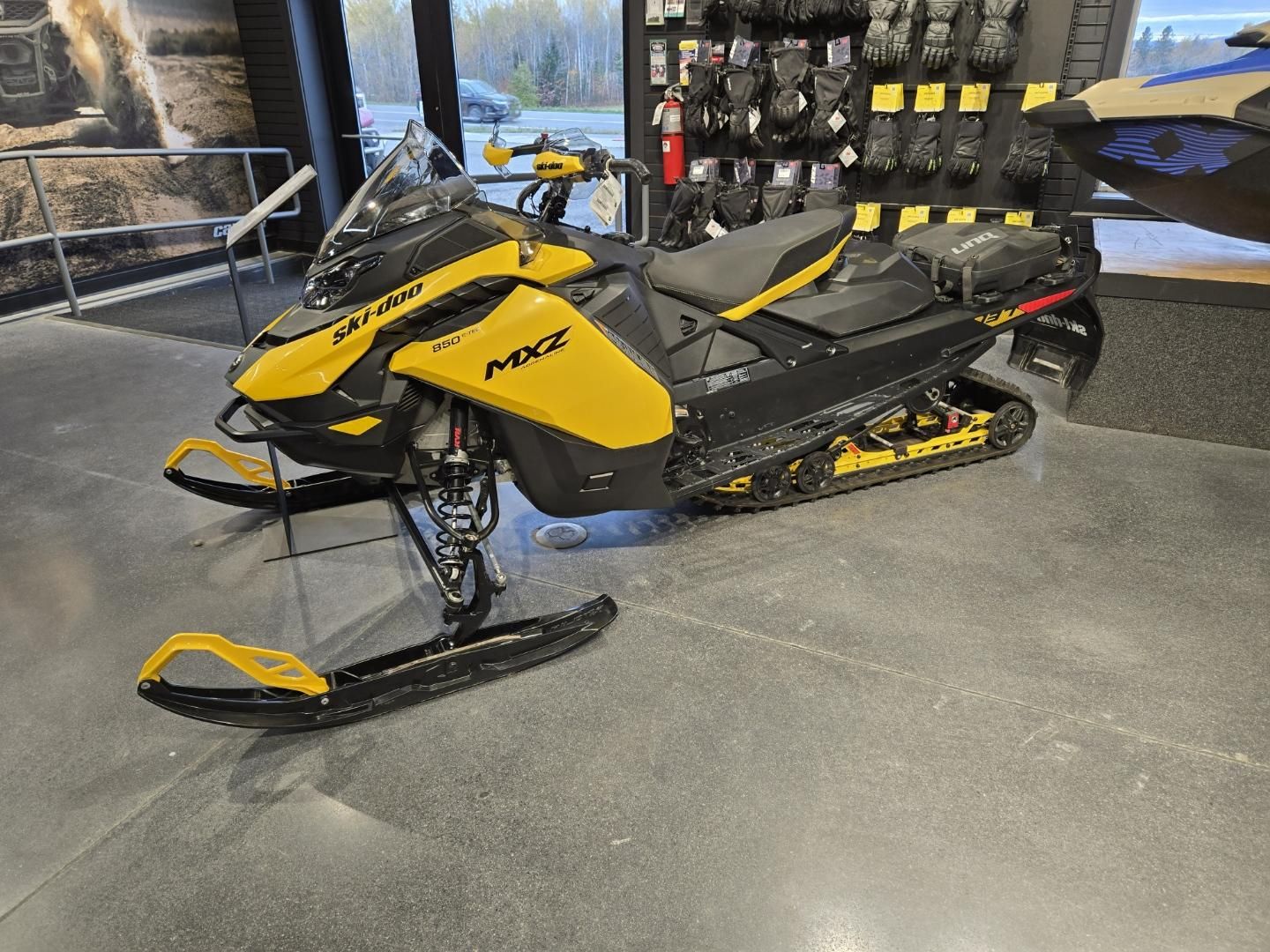 New 2024 Ski-Doo MXZ Adrenaline 137 850 E-TEC ES Ripsaw 1.25