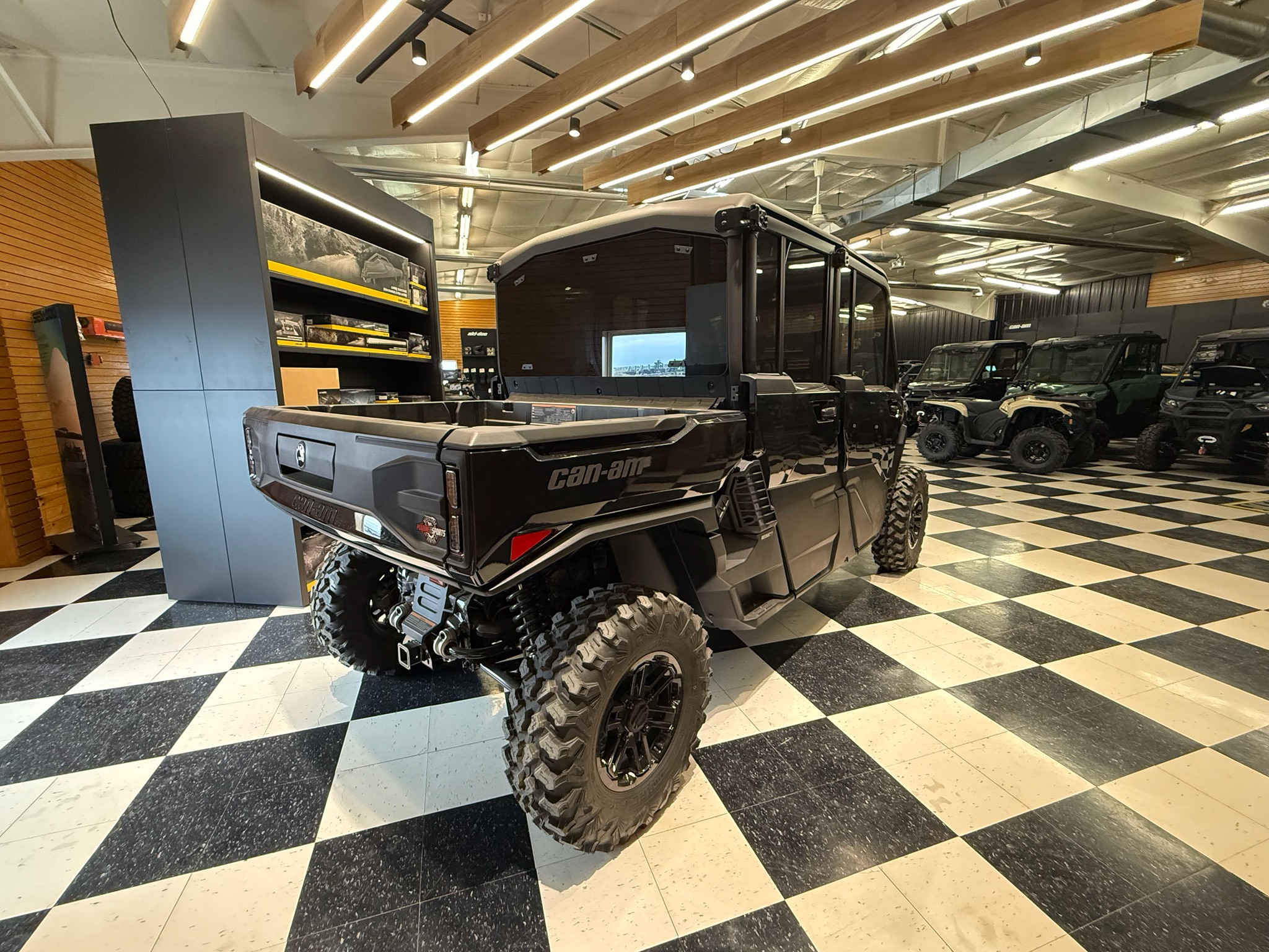 2026 Can-Am™ Defender MAX Limited HD11 4