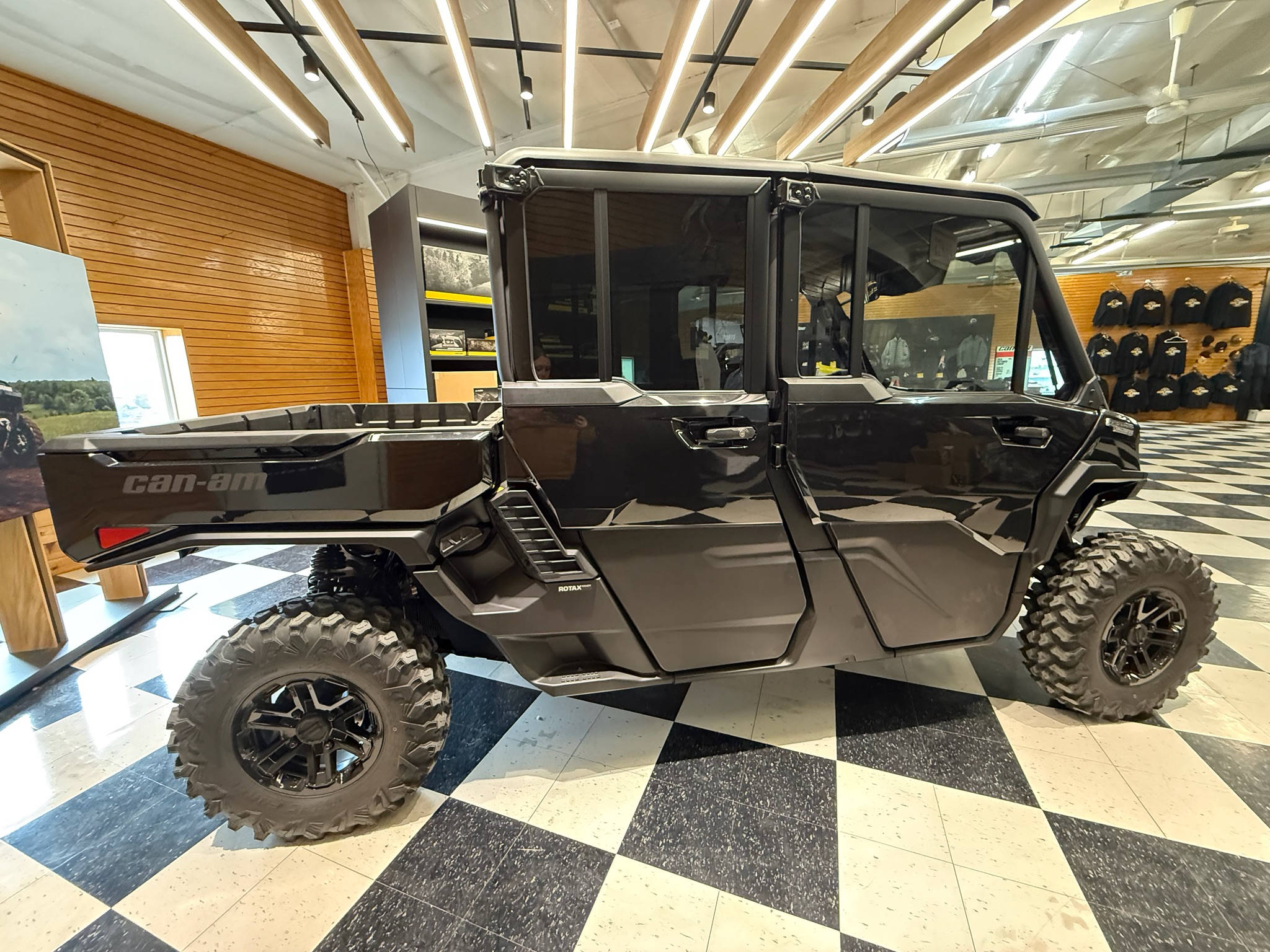 2026 Can-Am™ Defender MAX Limited HD11 5
