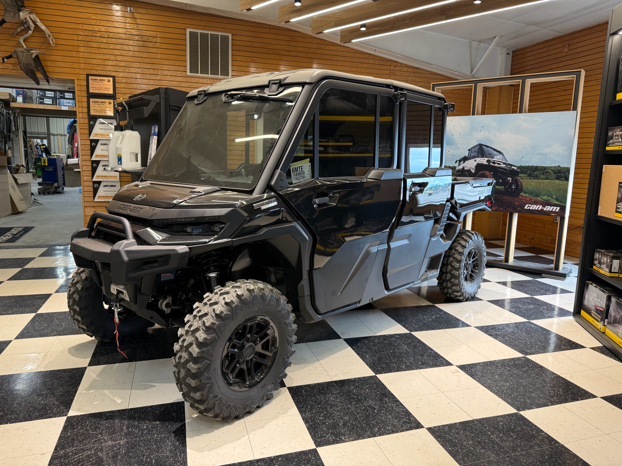 2026 Can-Am™ Defender MAX Limited HD11 7