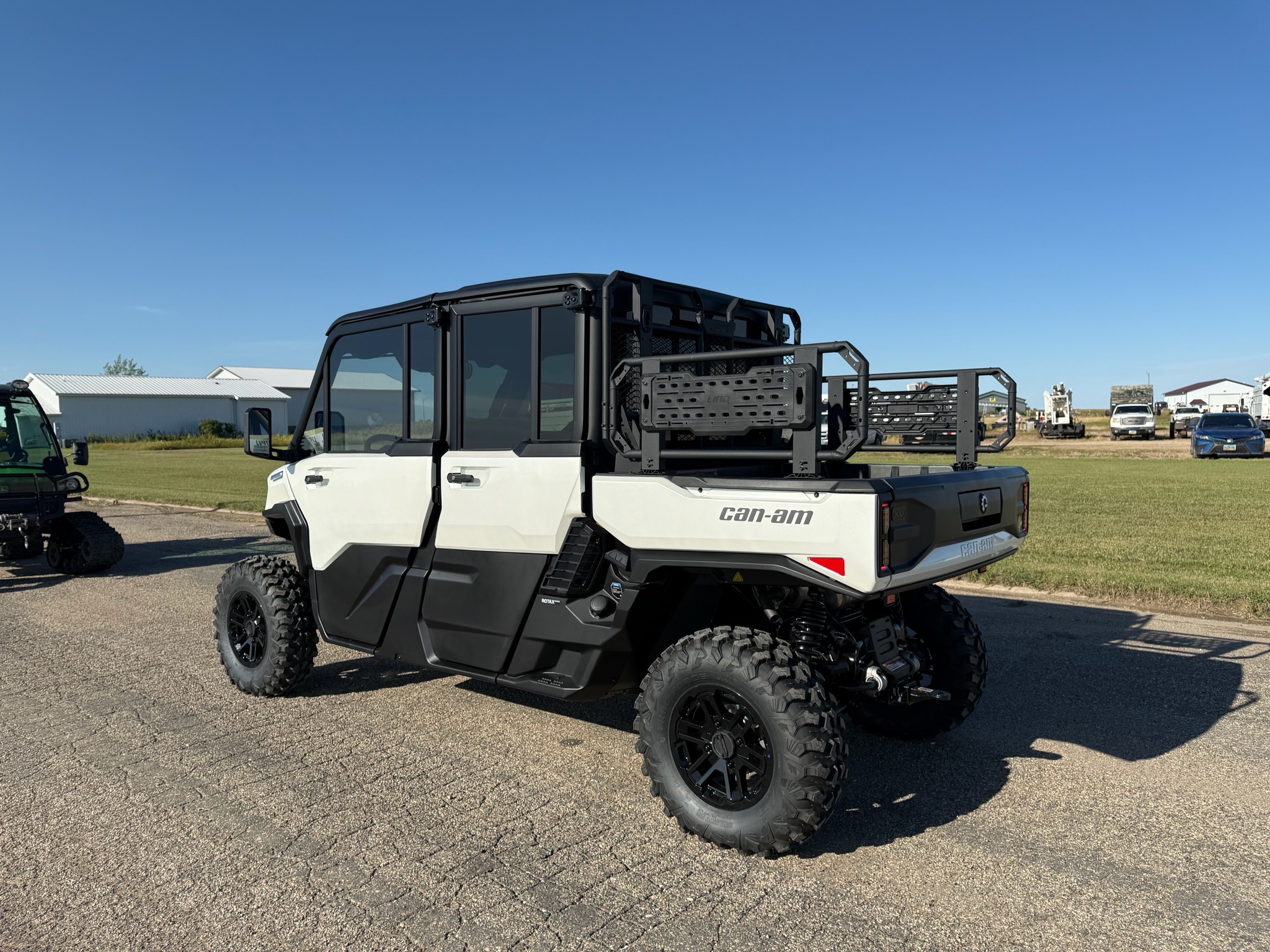 2027 Can-Am™ Defender XU MAX Limited HD11 4