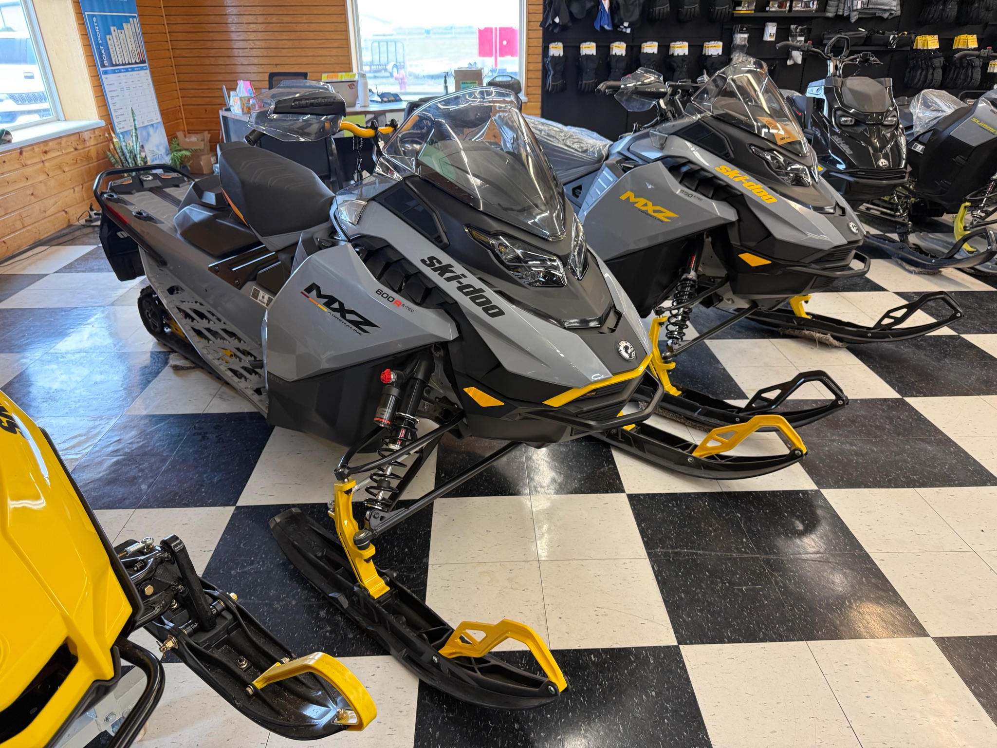 2025 Ski-Doo MXZ Adrenaline w/ Blizzard Package 137 600R E-TEC  for sale 1122750