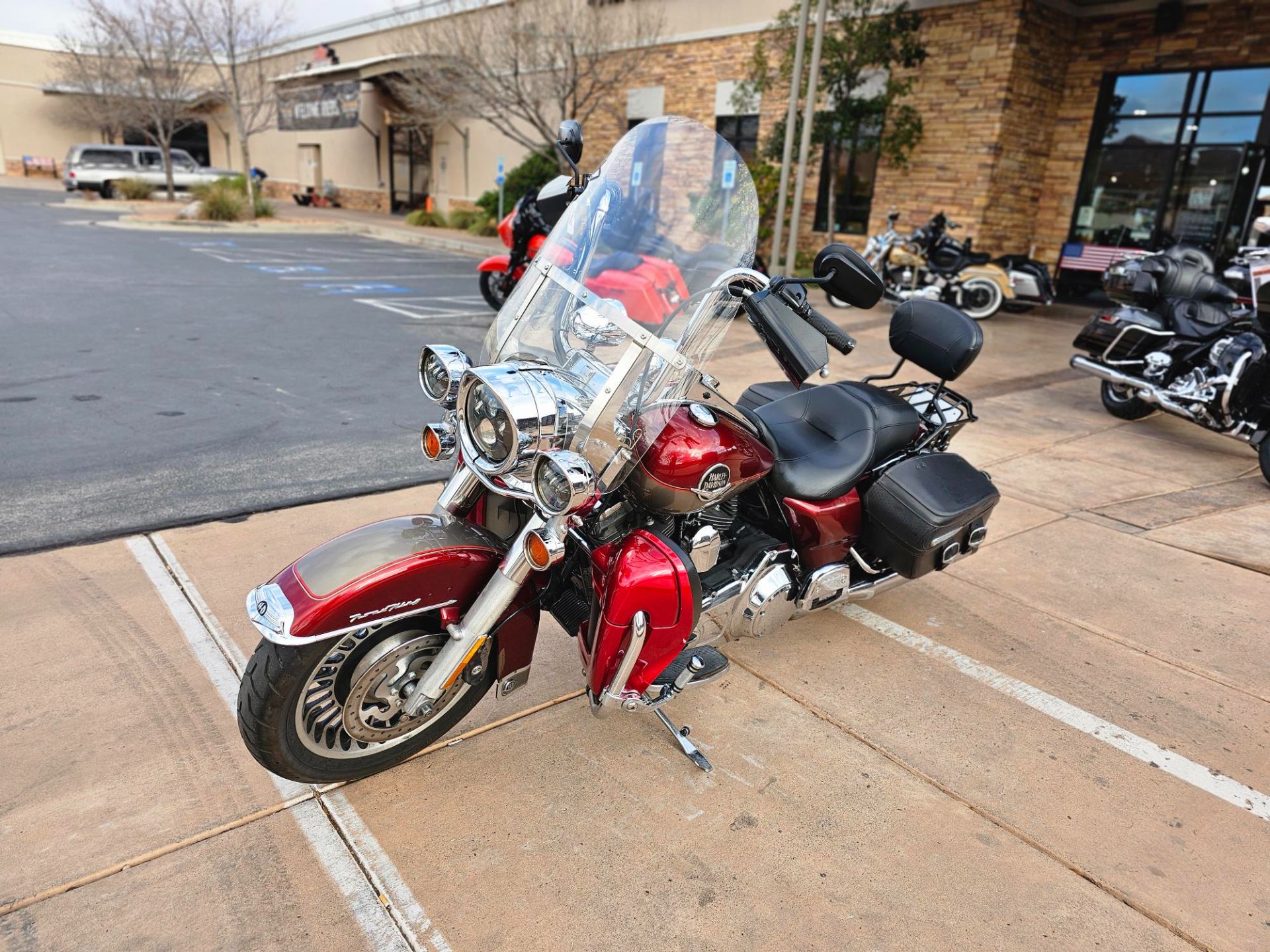 2009 Harley-Davidson Road King® Classic in Washington, Utah - Photo 5