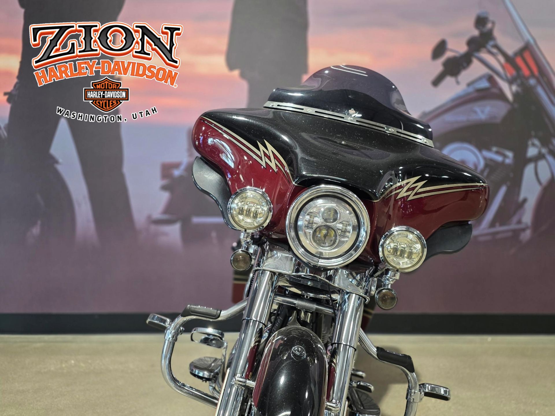 2011 Harley-Davidson CVO™ Road Glide® Ultra in Washington, Utah - Photo 3