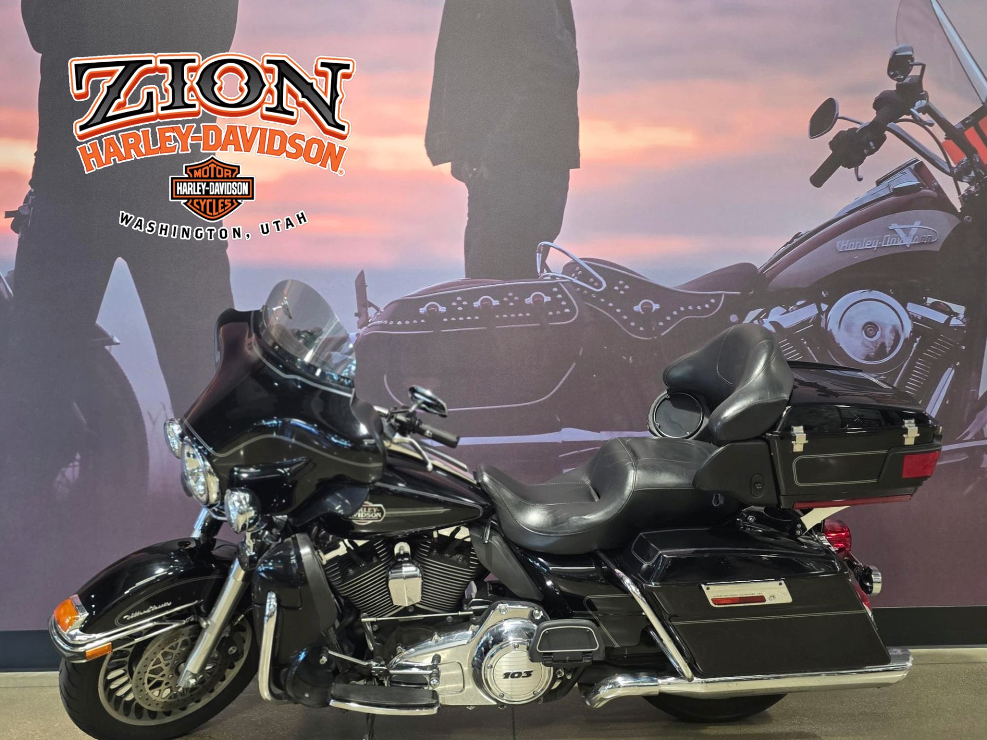 2013 Harley-Davidson Ultra Classic® Electra Glide® in Washington, Utah - Photo 2