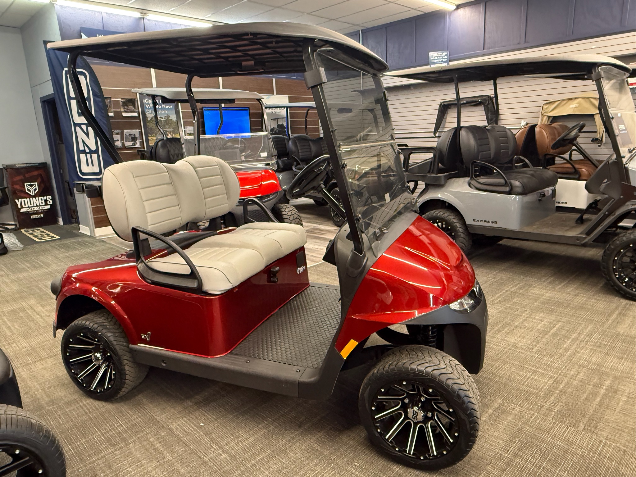 2026 EZGO RXV photo 8