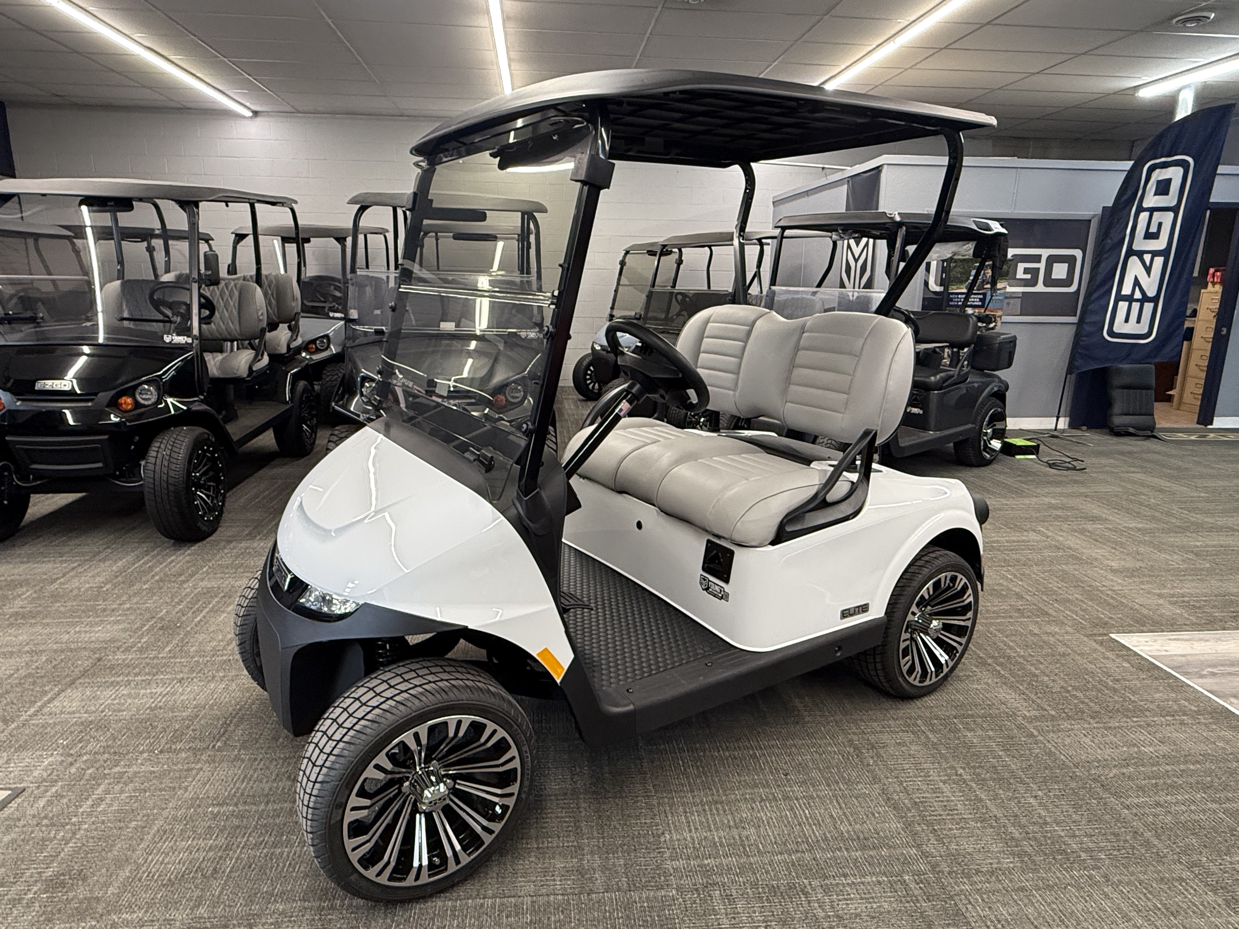 New 2026 E-Z-GO RXV 2 Freedom ELiTE Lithium, Dysart IA | Specs