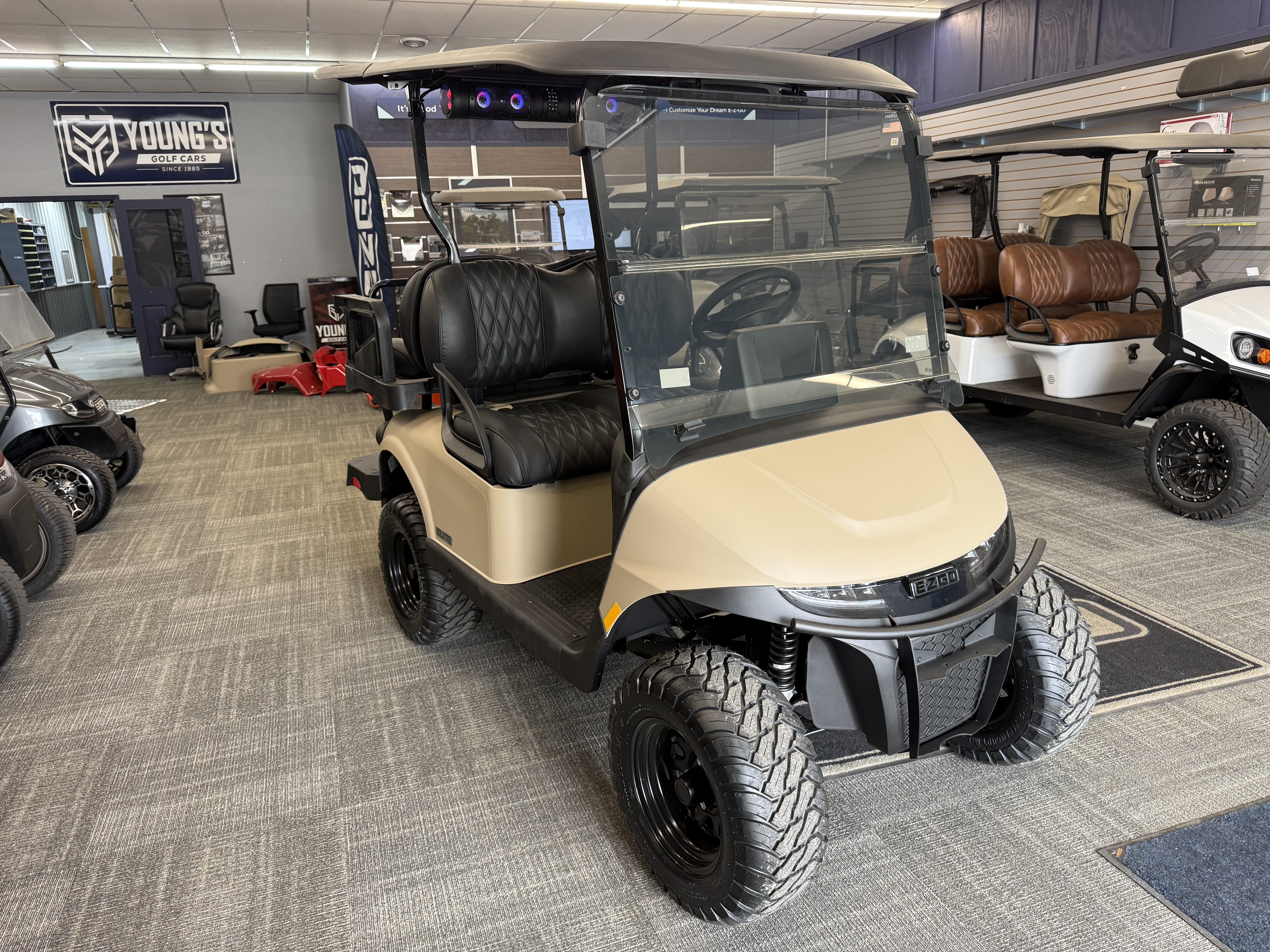 New 2026 E-Z-GO RXV 4 Summit XT ELiTE Lithium, Dysart IA | Specs