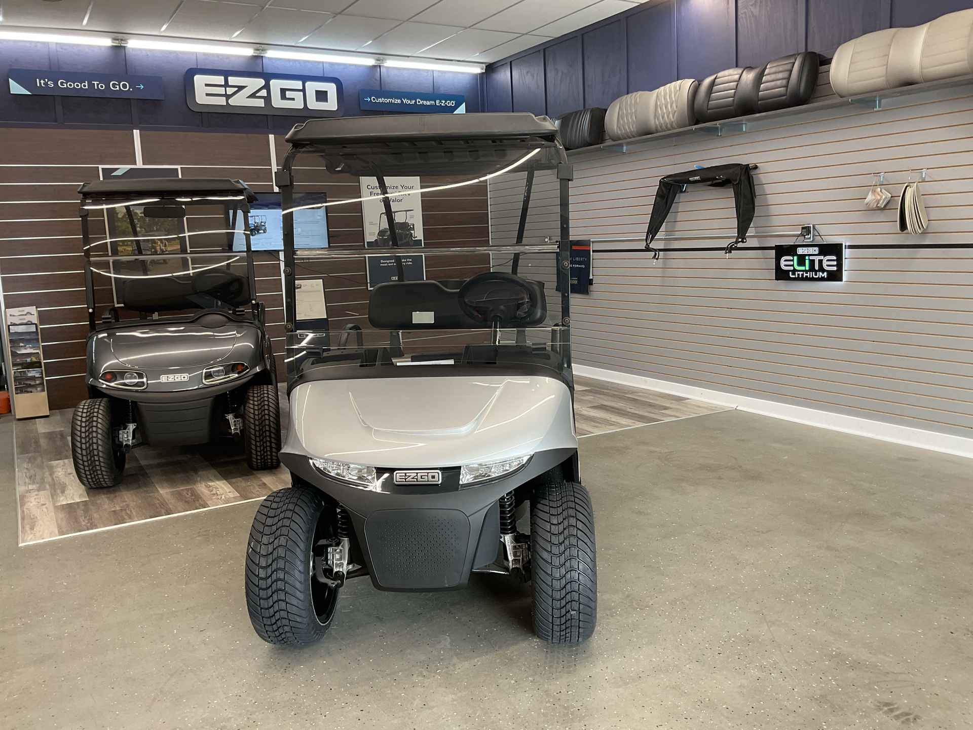 2025 E-Z-GO Valor EX1 in Dysart, Iowa - Photo 2