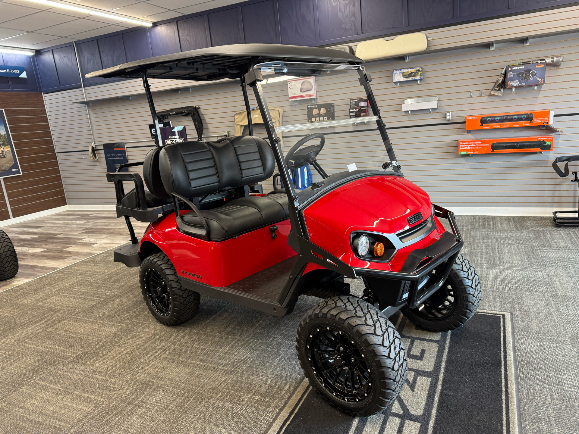 2026 EZGO Express photo 4