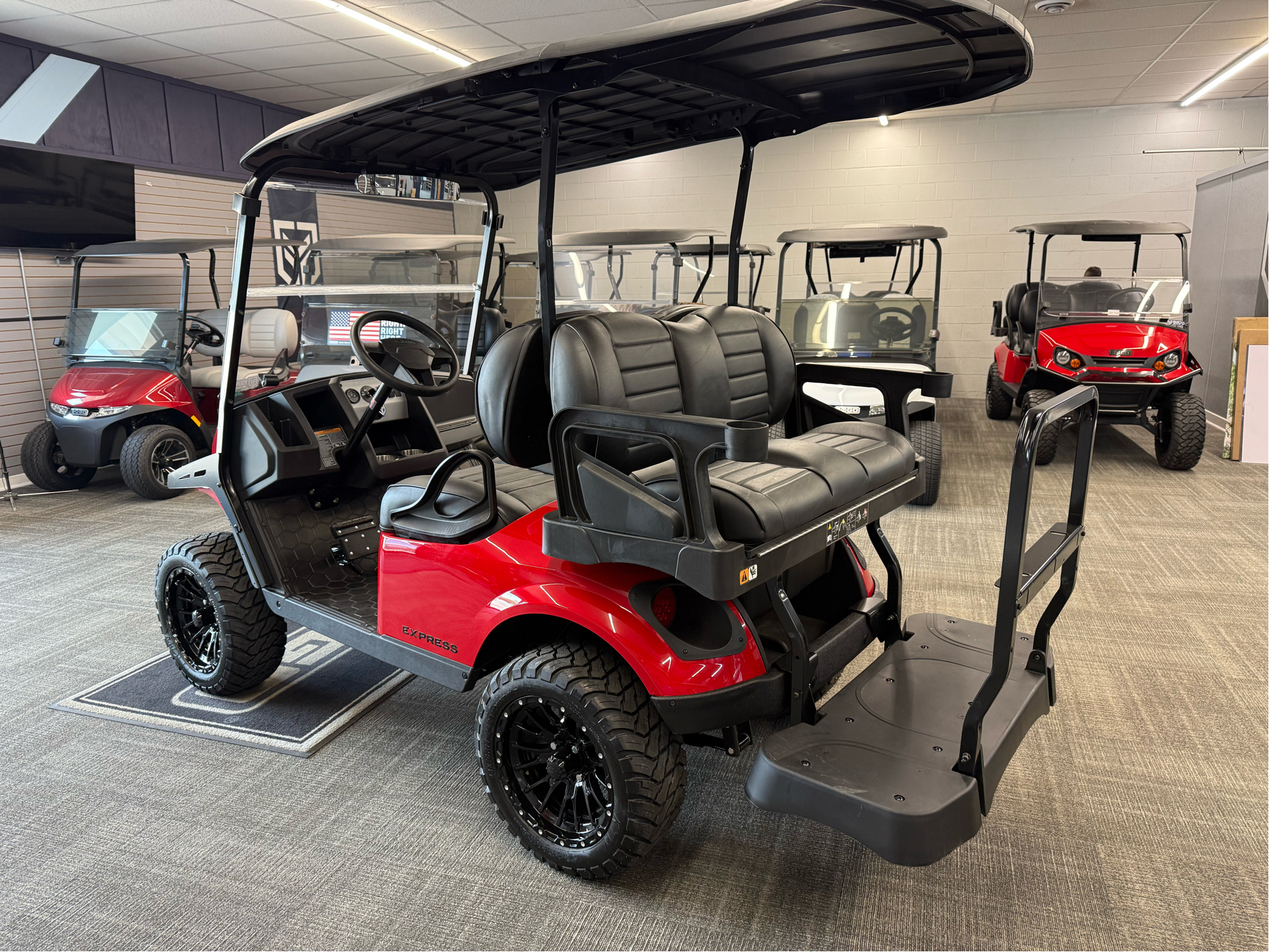 2026 EZGO Express photo 5