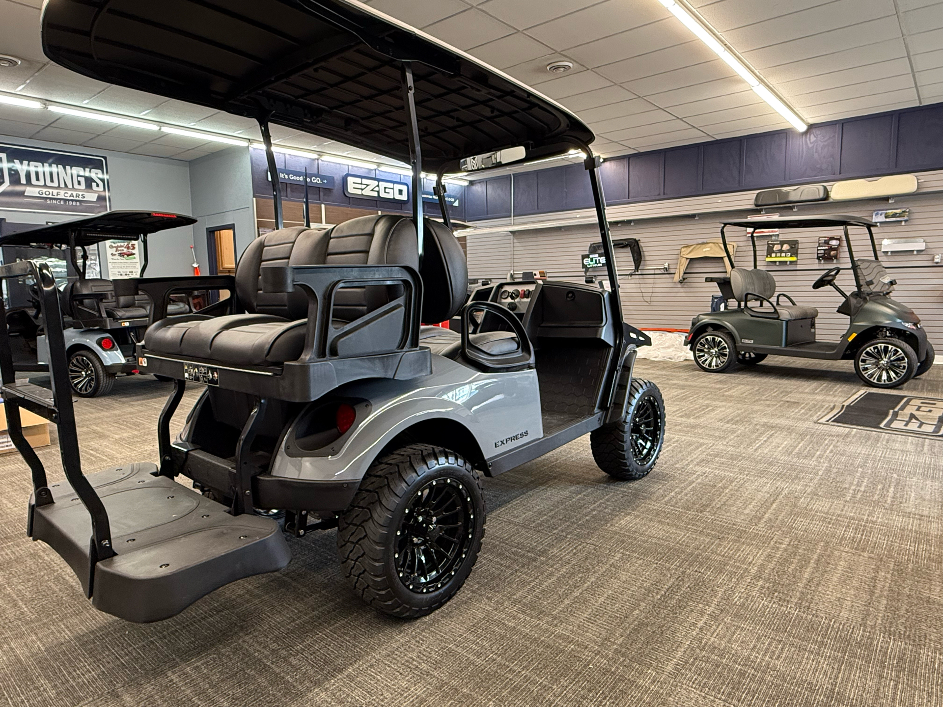 New 2026 E-Z-GO Express 4 Adventure 13.5 Gas, Dysart IA | Specs