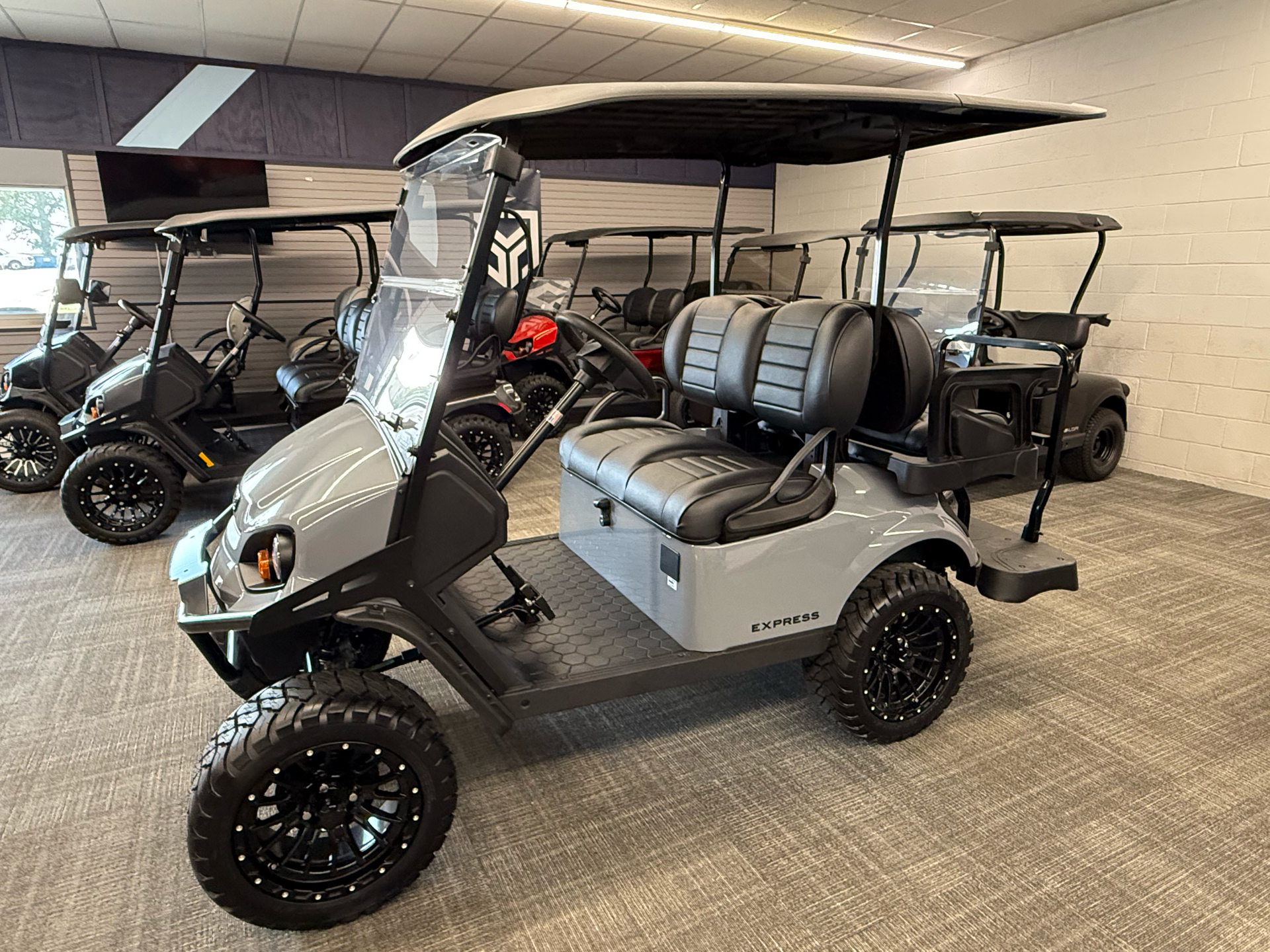 Golficers MARSHAL SUPERZ グレー New 2026 E-Z-GO Express 4 Adventure 13.5 Gas, Dysart IA | Specs