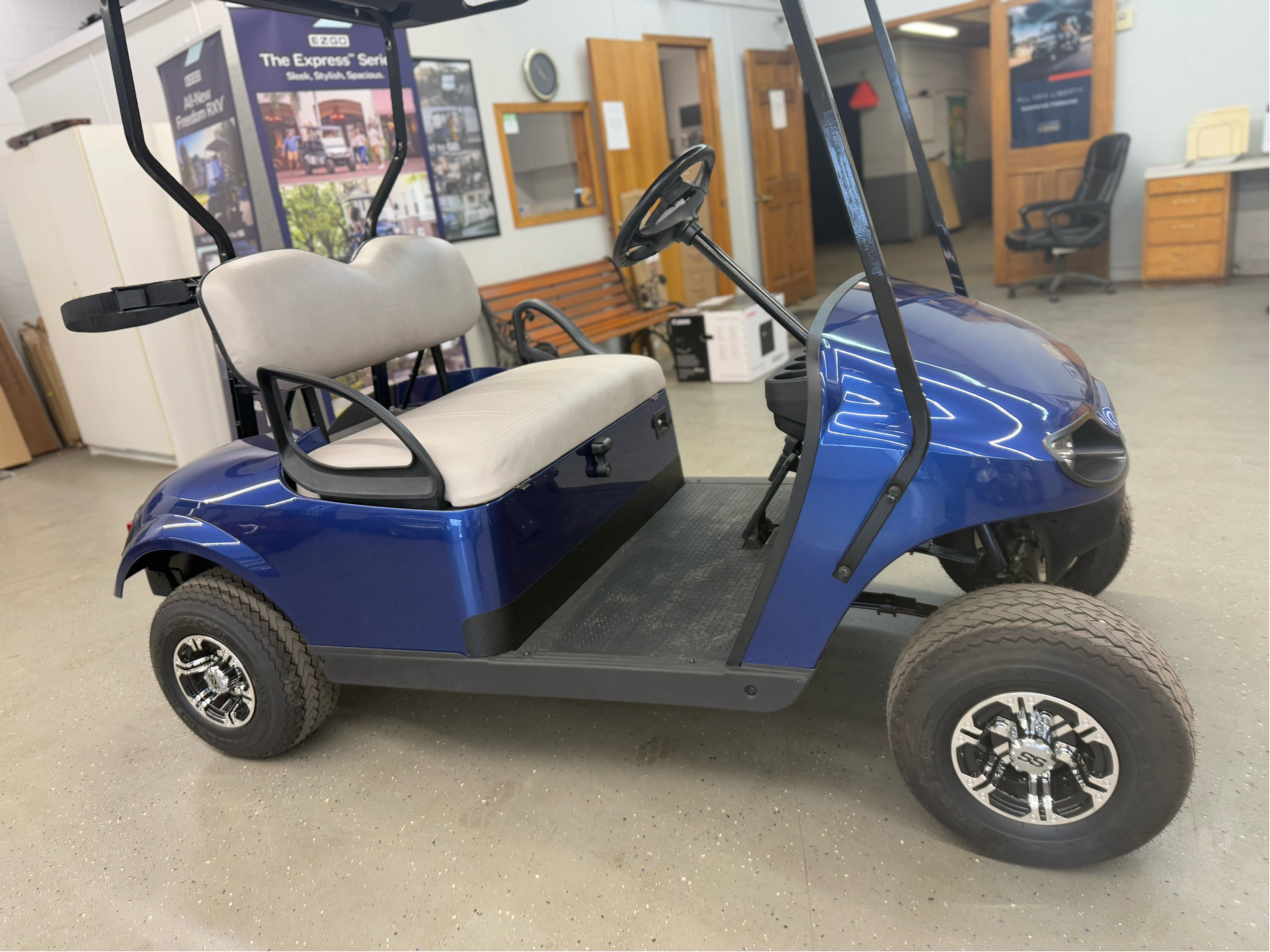 2018 E-Z-GO Freedom TXT Gas in Dysart, Iowa - Photo 3