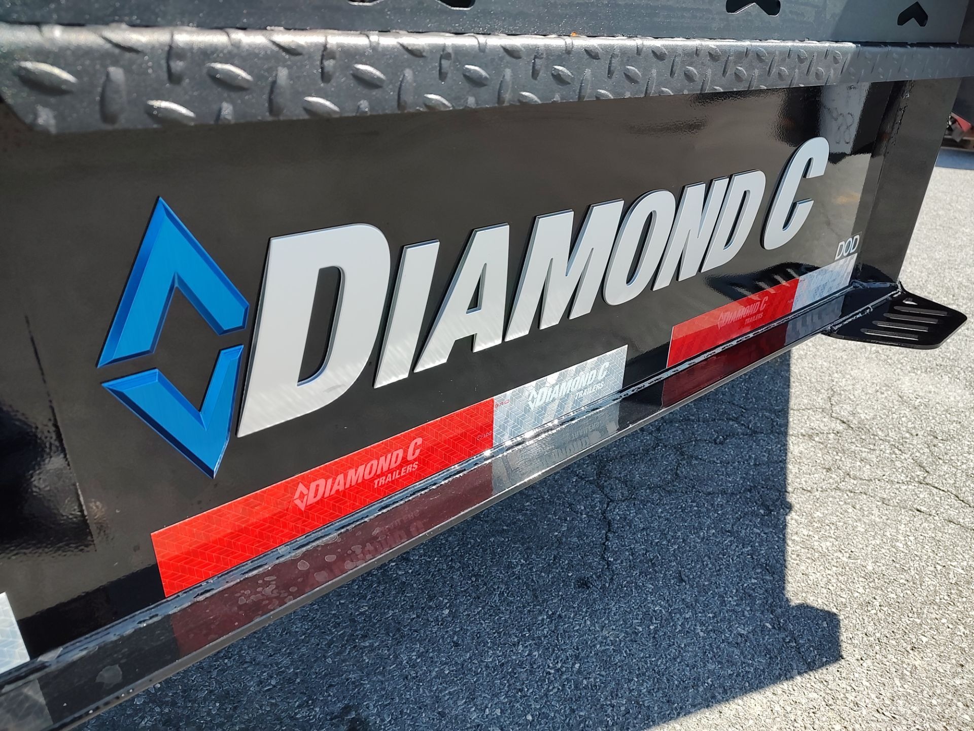 2027 Diamond C photo 2