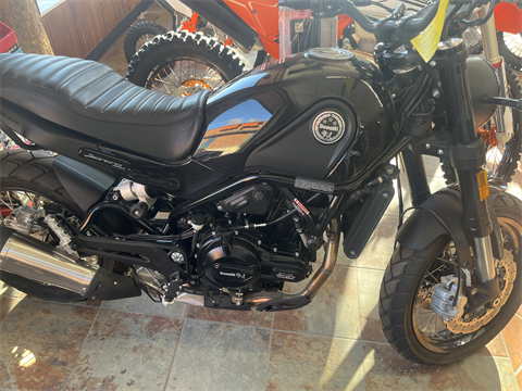 2022 Benelli Leoncino Trail — photo 1 of 6