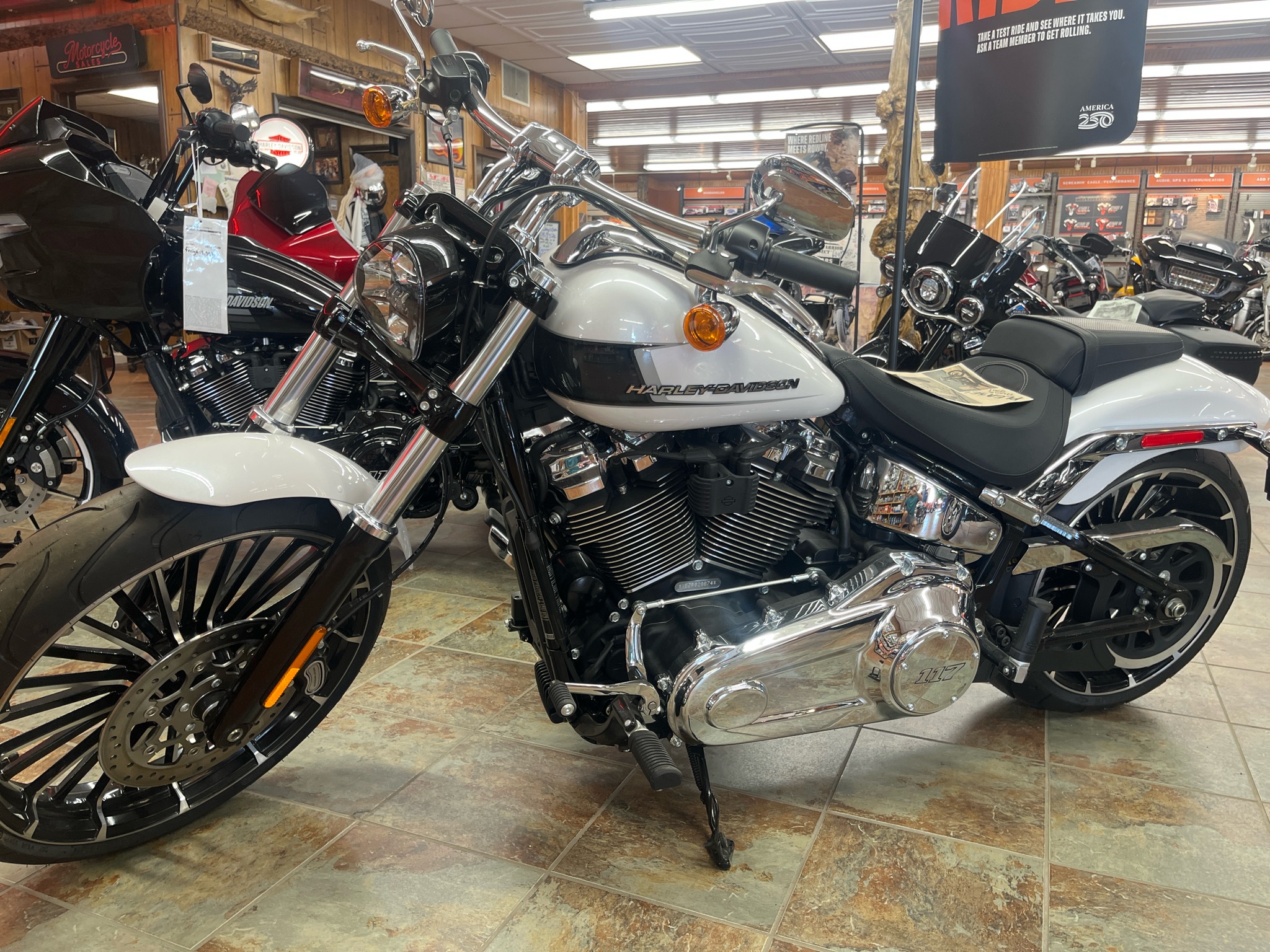 2024 Harley-Davidson Breakout® 2