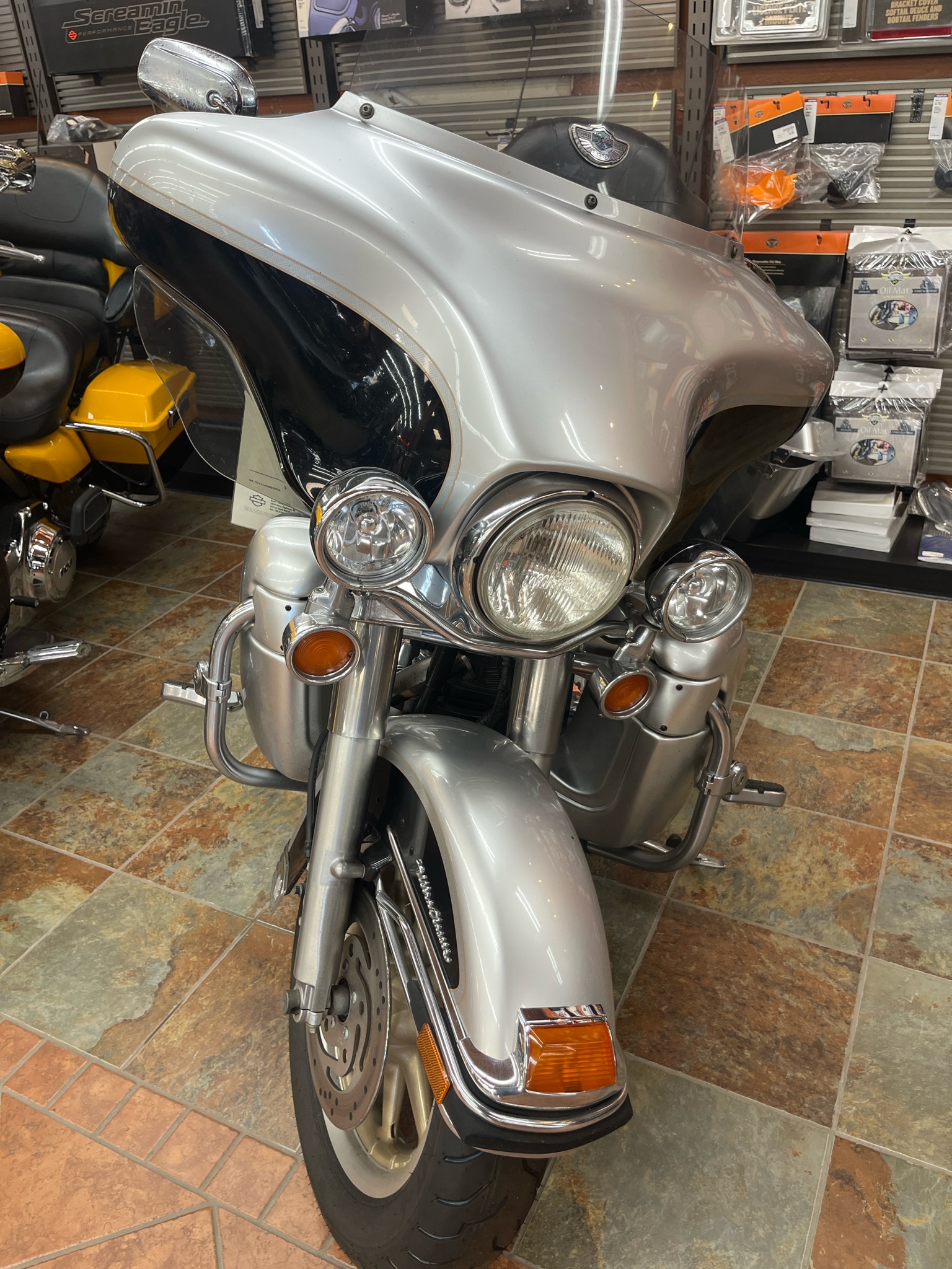 2003 Harley-Davidson FLHTCUI Ultra Classic® Electra Glide® 3