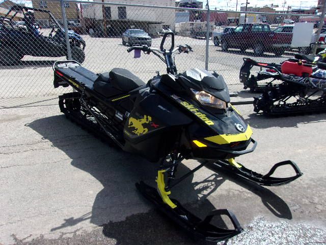 2018 Ski-Doo Summit X 175 850 E-TEC ES H_ALT in Black — front three-quarter view