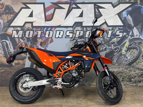 2026 KTM 690 SMC R