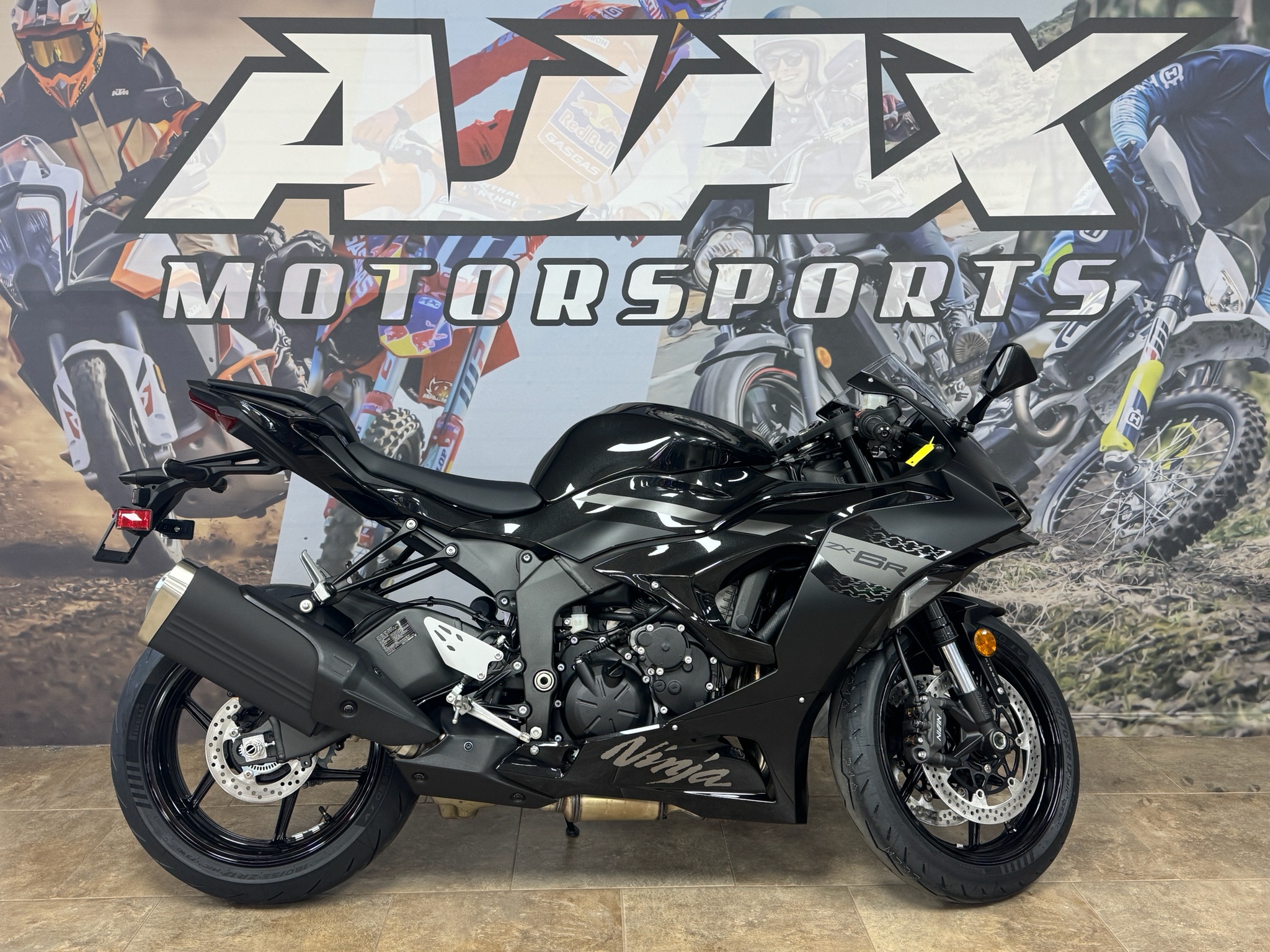 2027 Kawasaki Ninja® ZX-6R 1