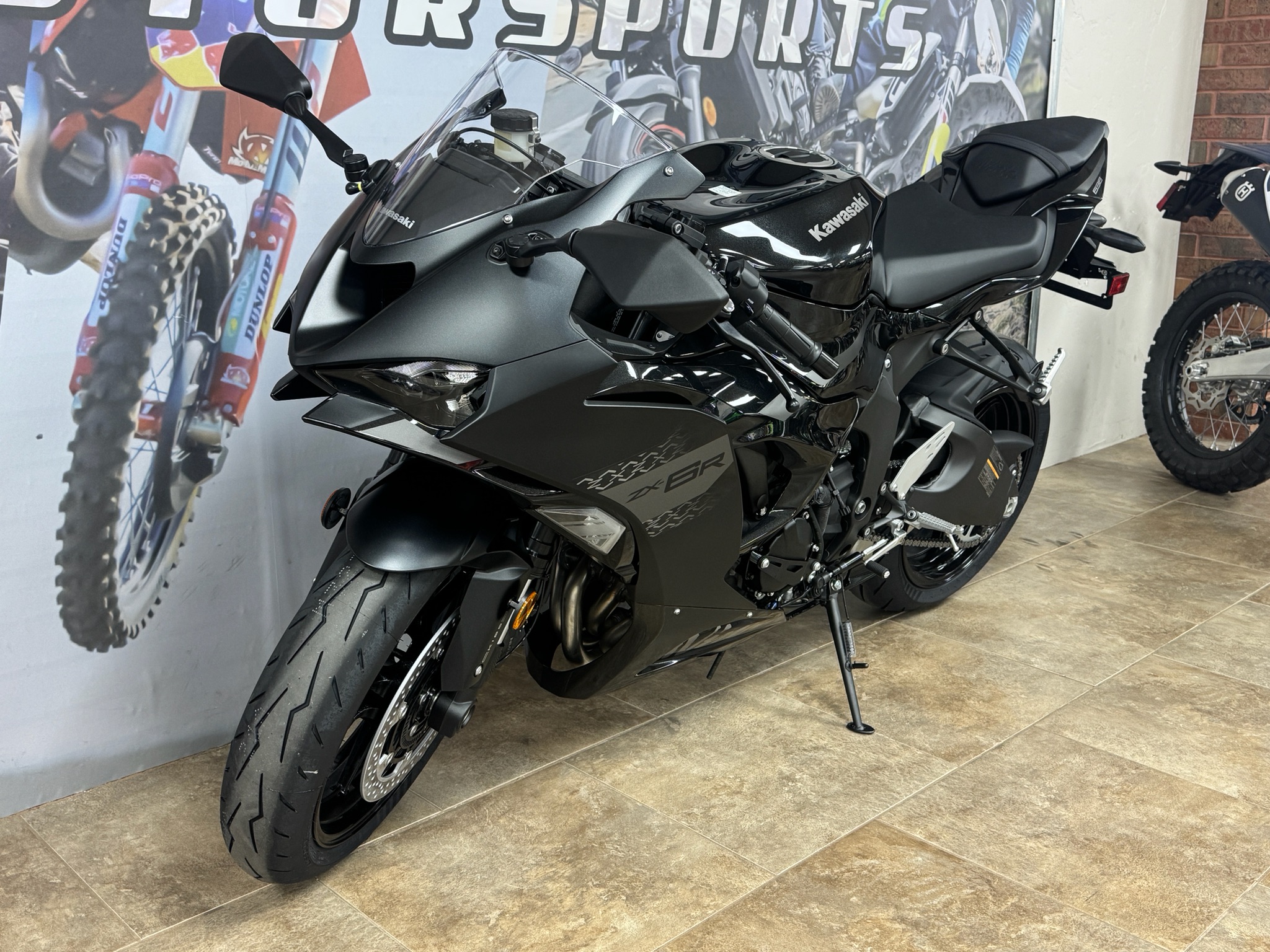 2027 Kawasaki Ninja® ZX-6R 5