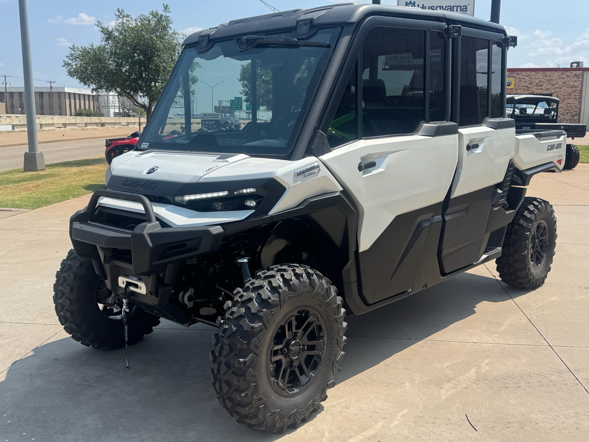 2026 Can-Am™ Defender MAX Limited HD11 3