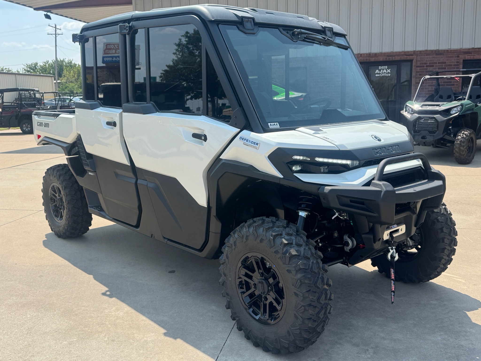 2026 Can-Am™ Defender MAX Limited HD11 5