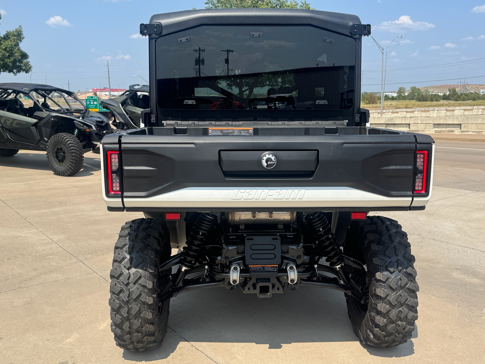 2026 Can-Am™ Defender MAX Limited HD11 7