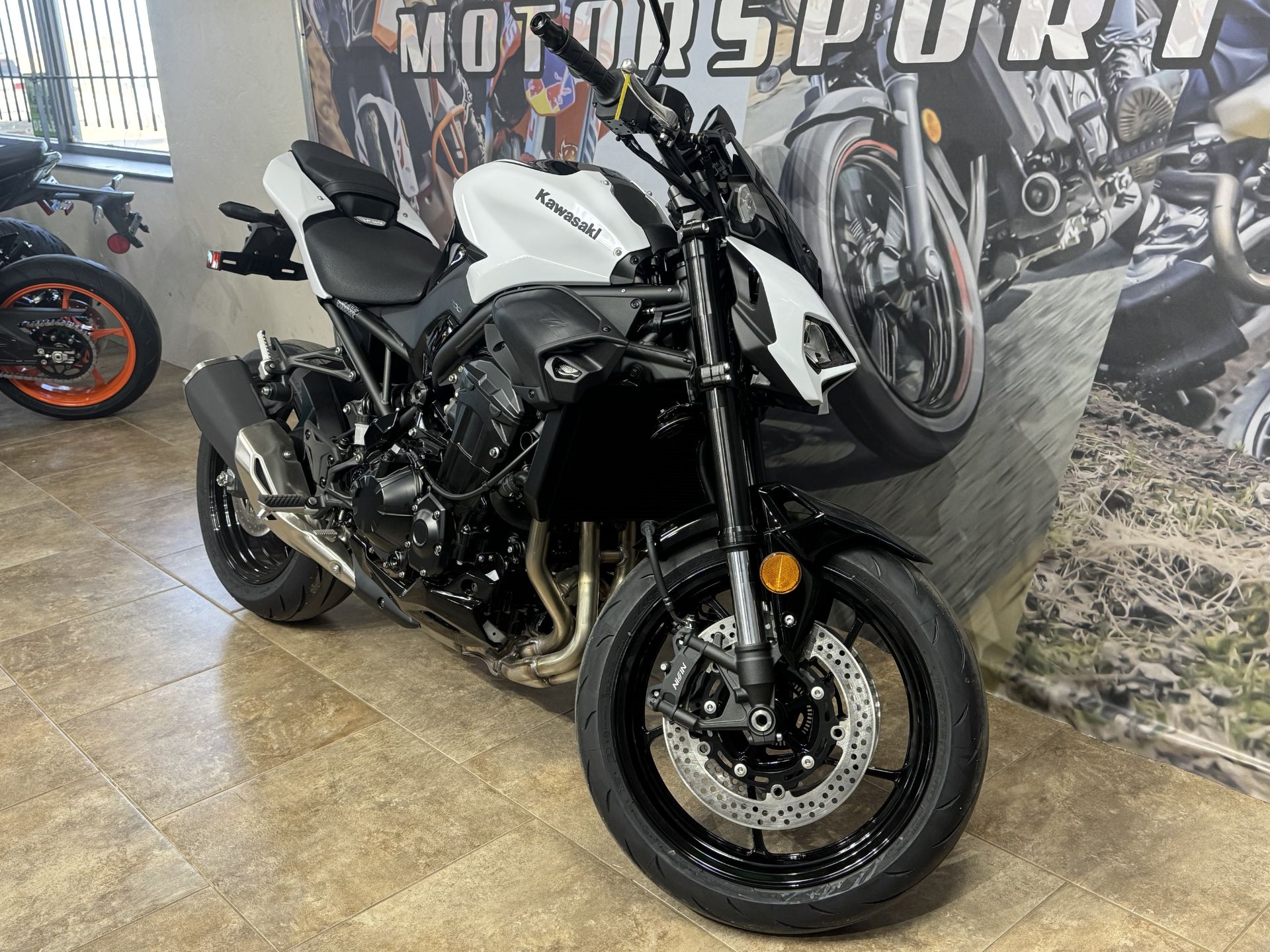 2026 Kawasaki Z900 ABS 5