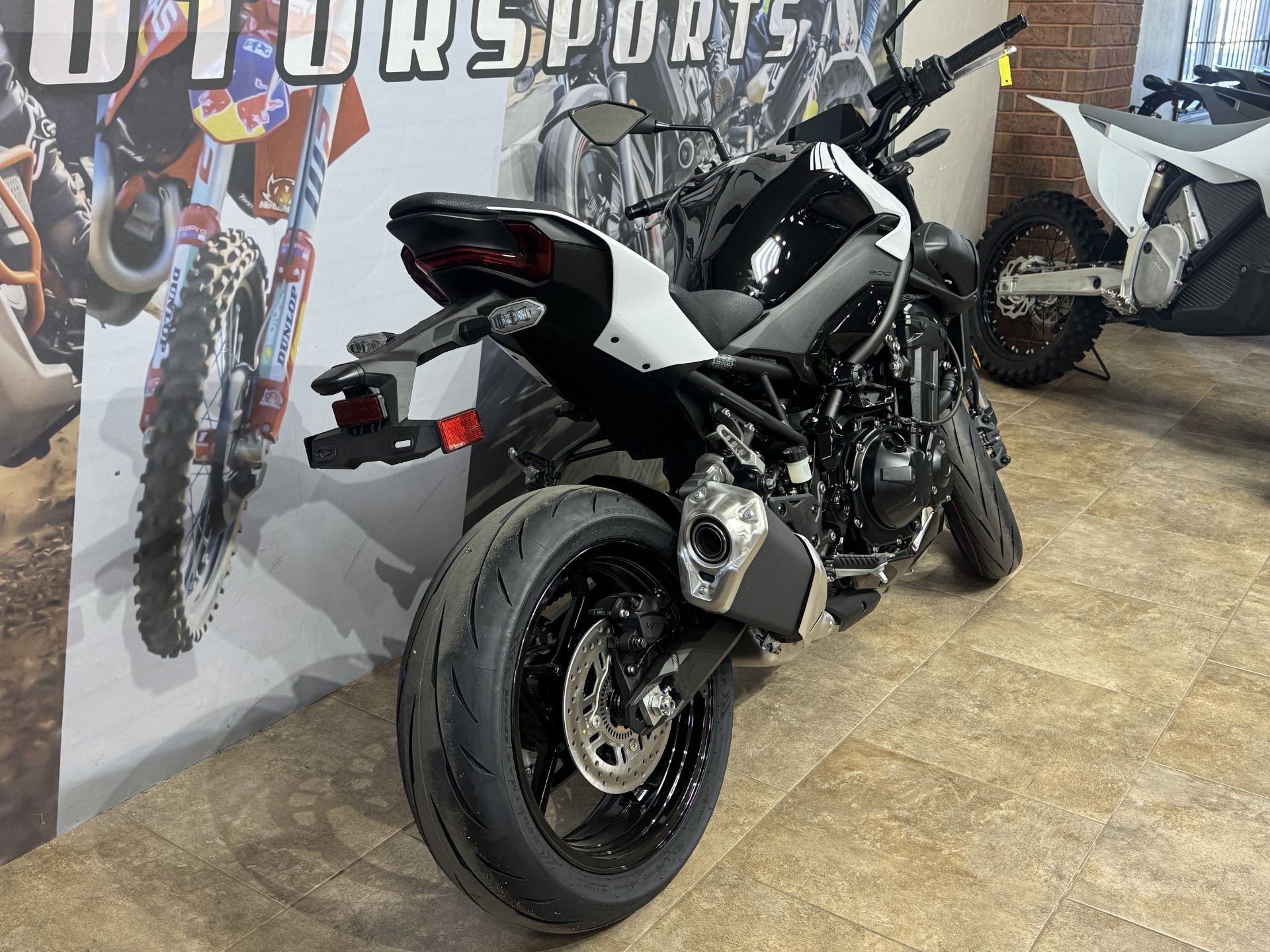 2026 Kawasaki Z900 ABS 6