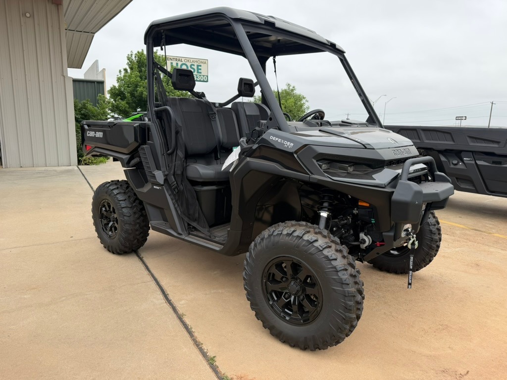 2026 Can-Am™ Defender XT HD11 1