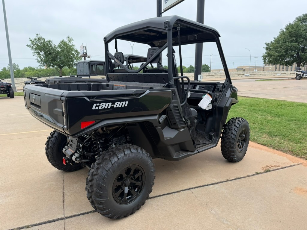 2026 Can-Am™ Defender XT HD11 3