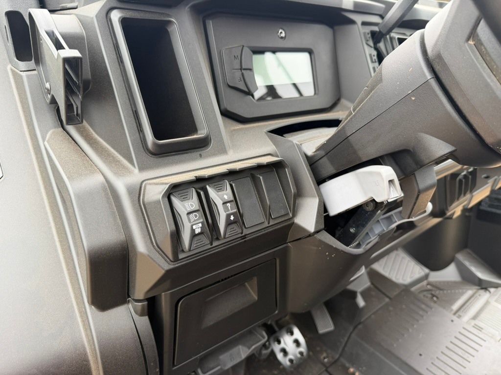 2026 Can-Am™ Defender XT HD11 4