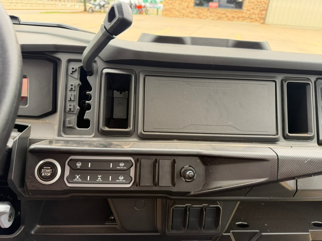 2026 Can-Am™ Defender XT HD11 5