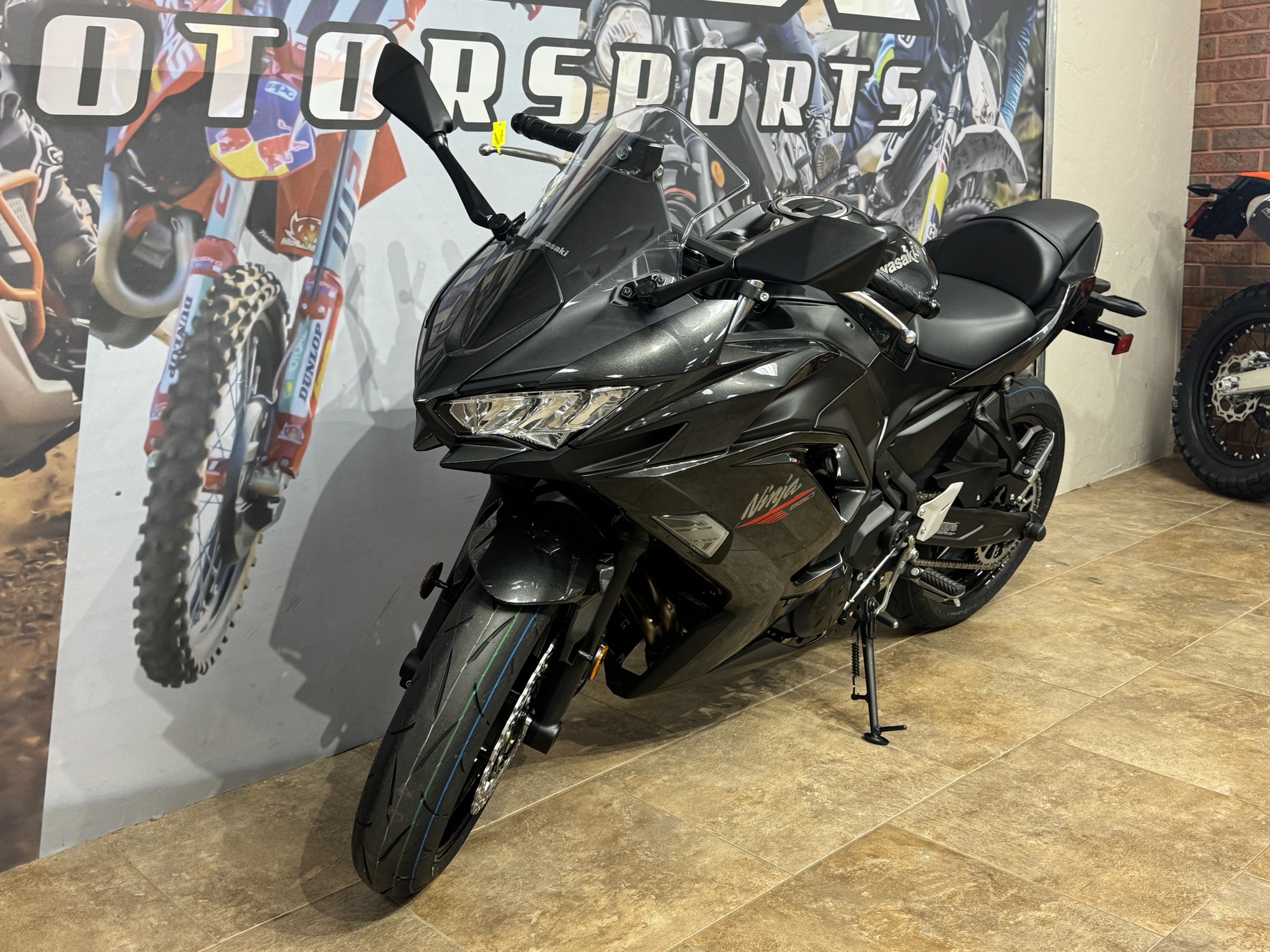 2026 Kawasaki Ninja® 650 2