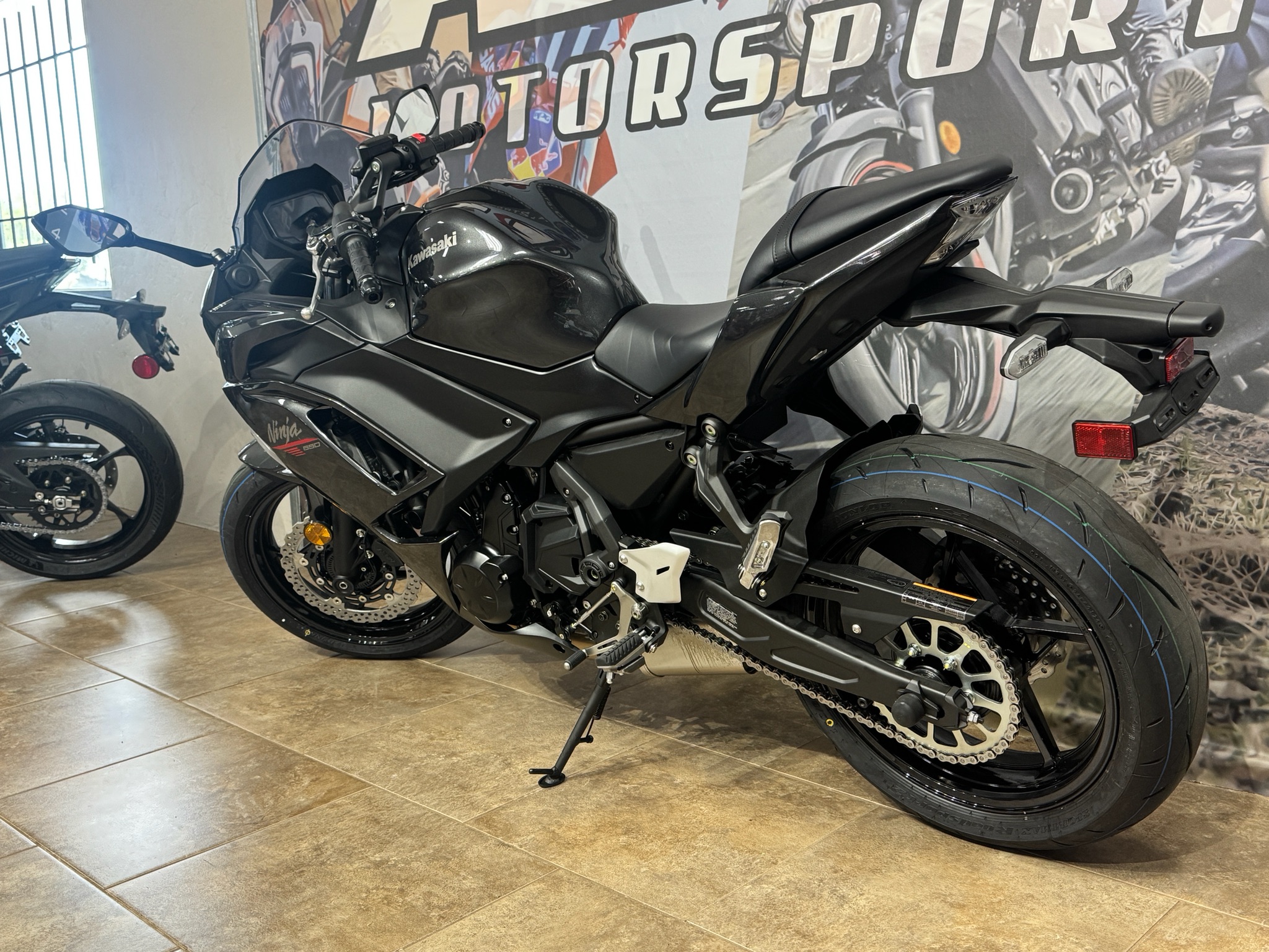 2026 Kawasaki Ninja® 650 3