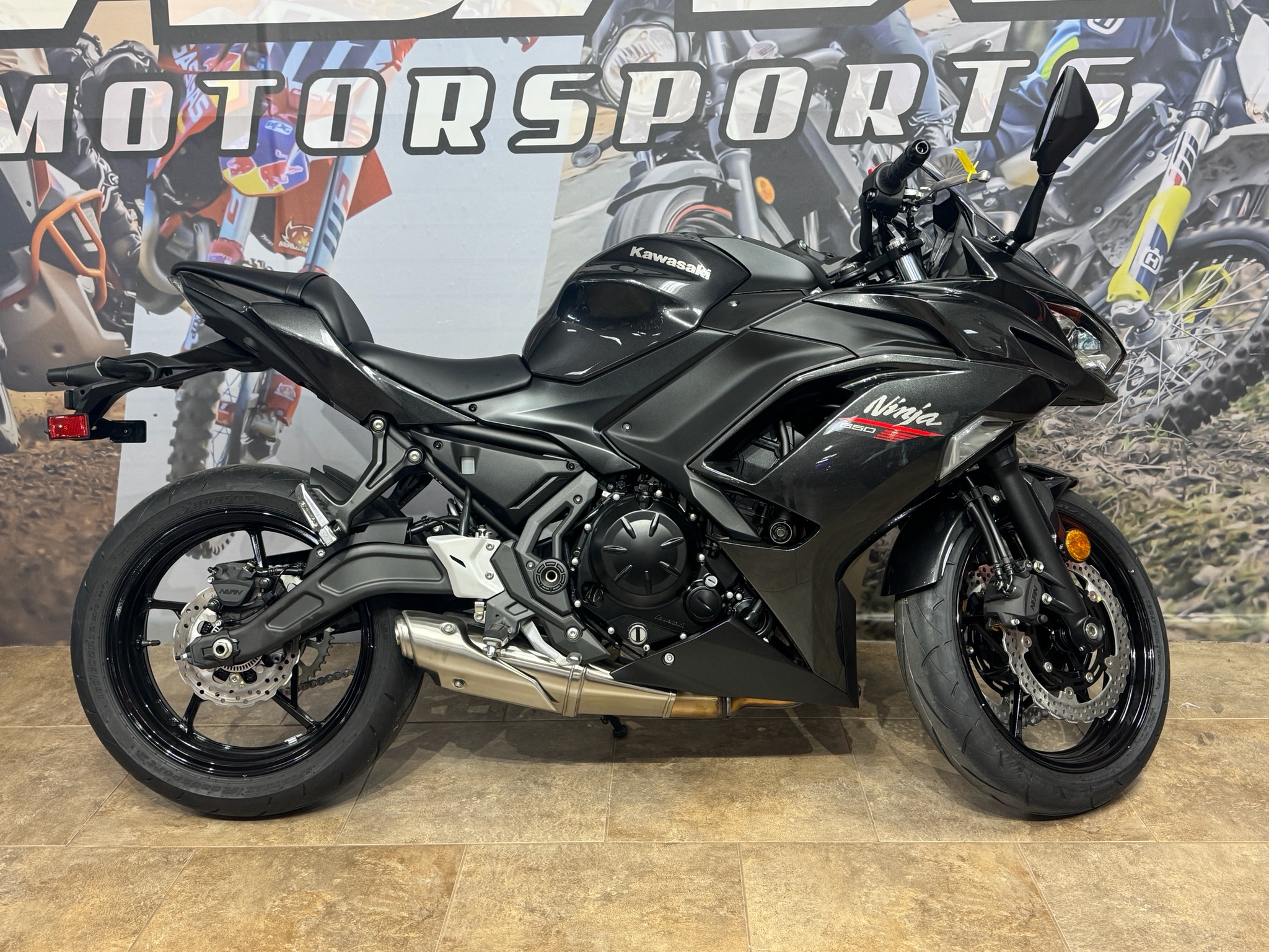 2026 Kawasaki Ninja® 650 4