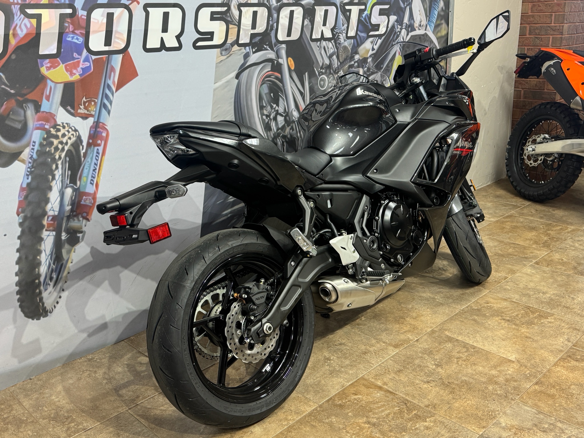 2026 Kawasaki Ninja® 650 6