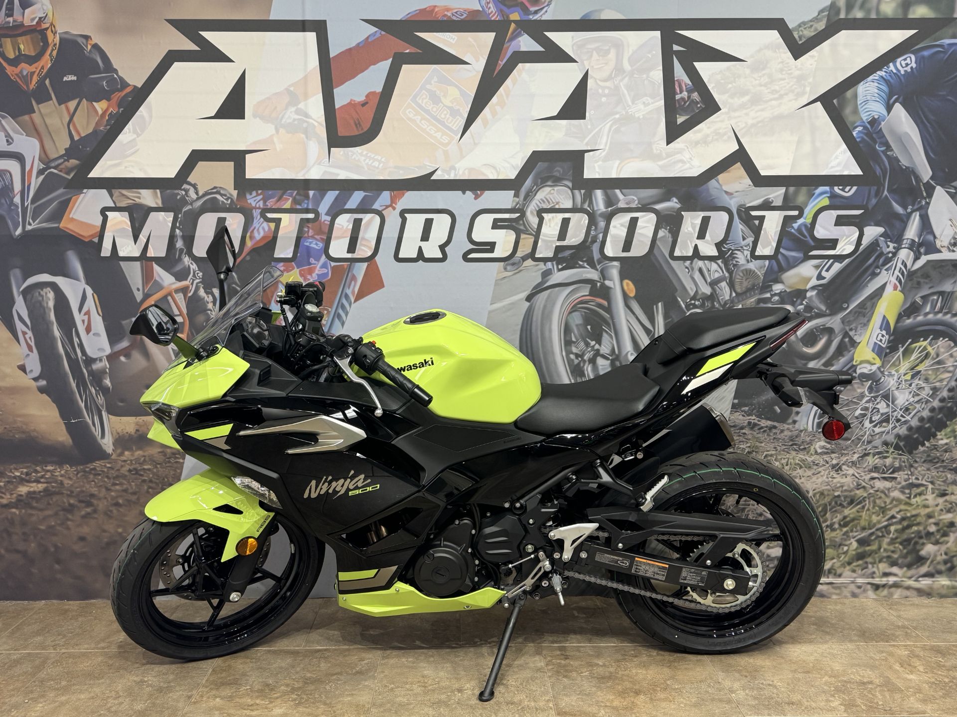2026 Kawasaki Ninja® 500 ABS 1