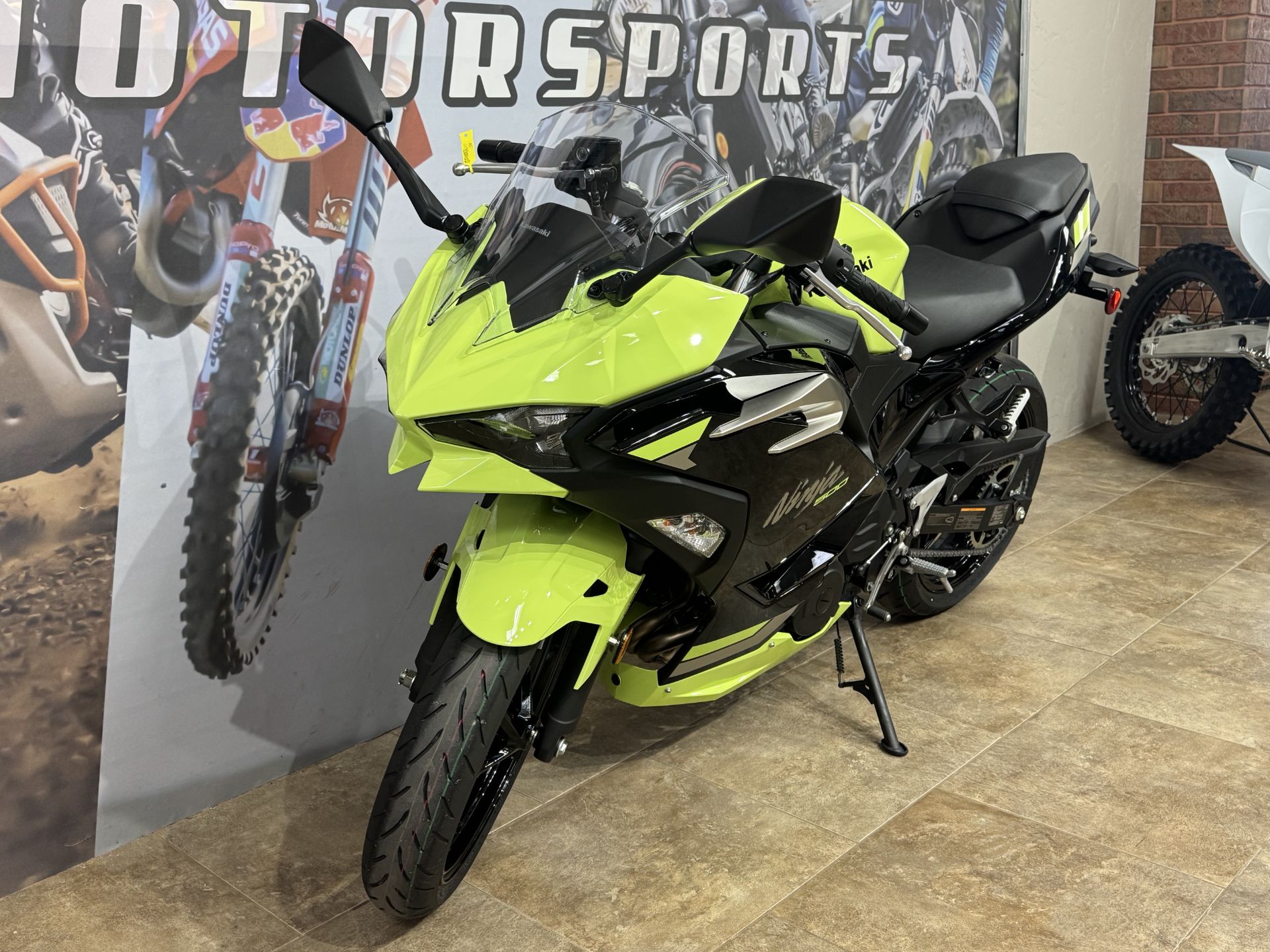 2026 Kawasaki Ninja® 500 ABS 3